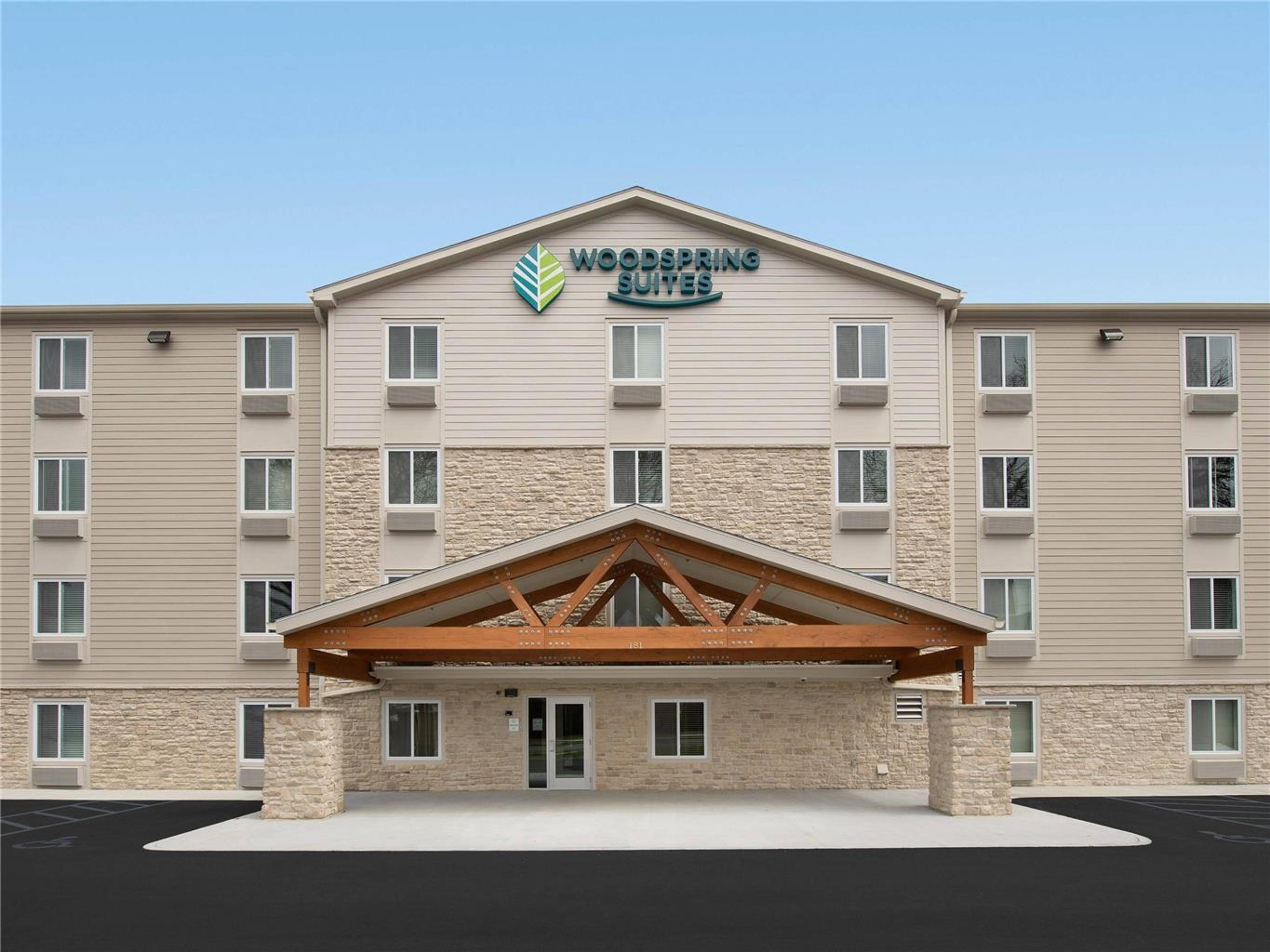 WOODSPRING SUITES CLEVELAND LEE UNI
