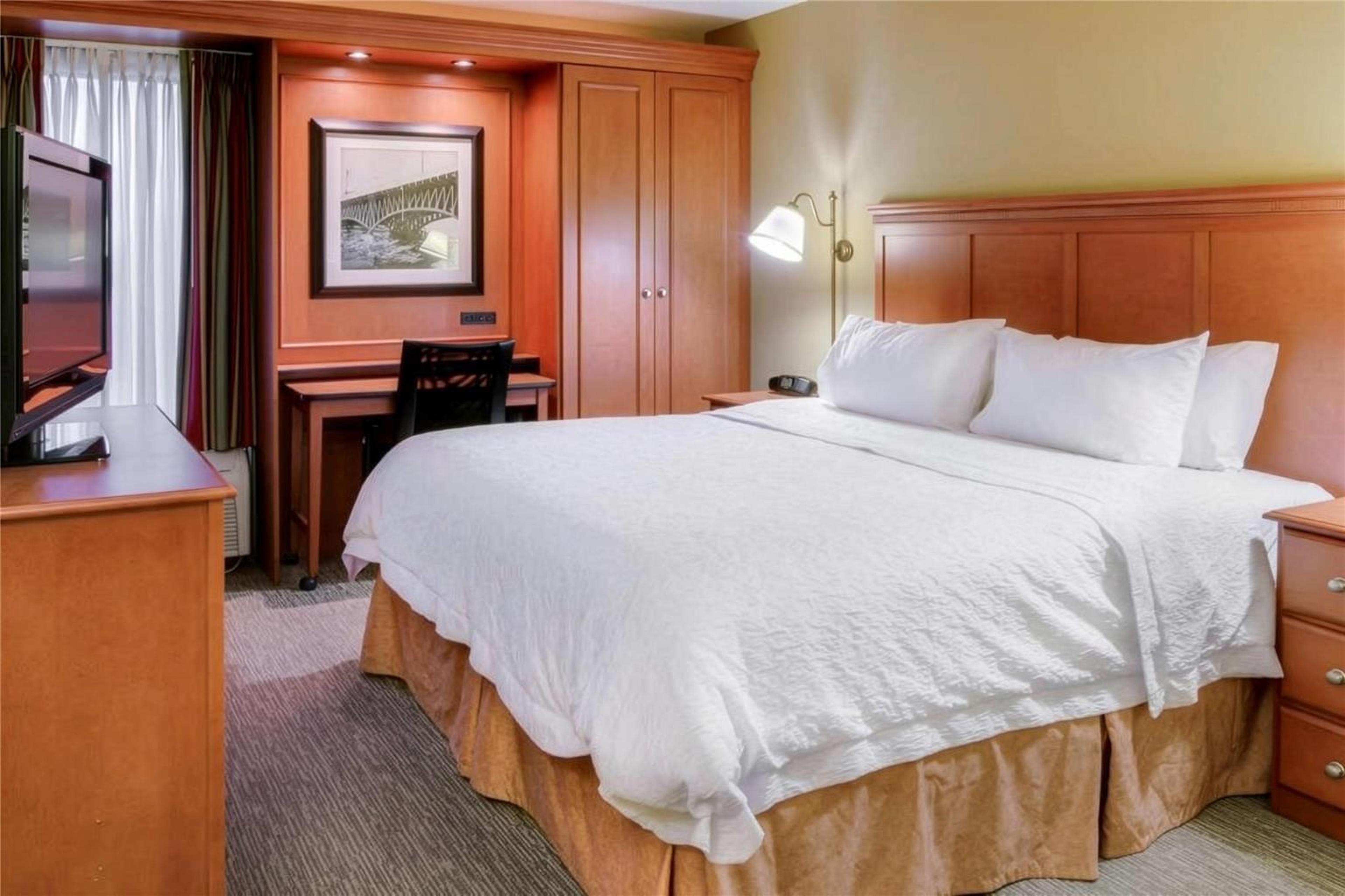 PITTSBURGH AIRPORT INN AND SUITES
