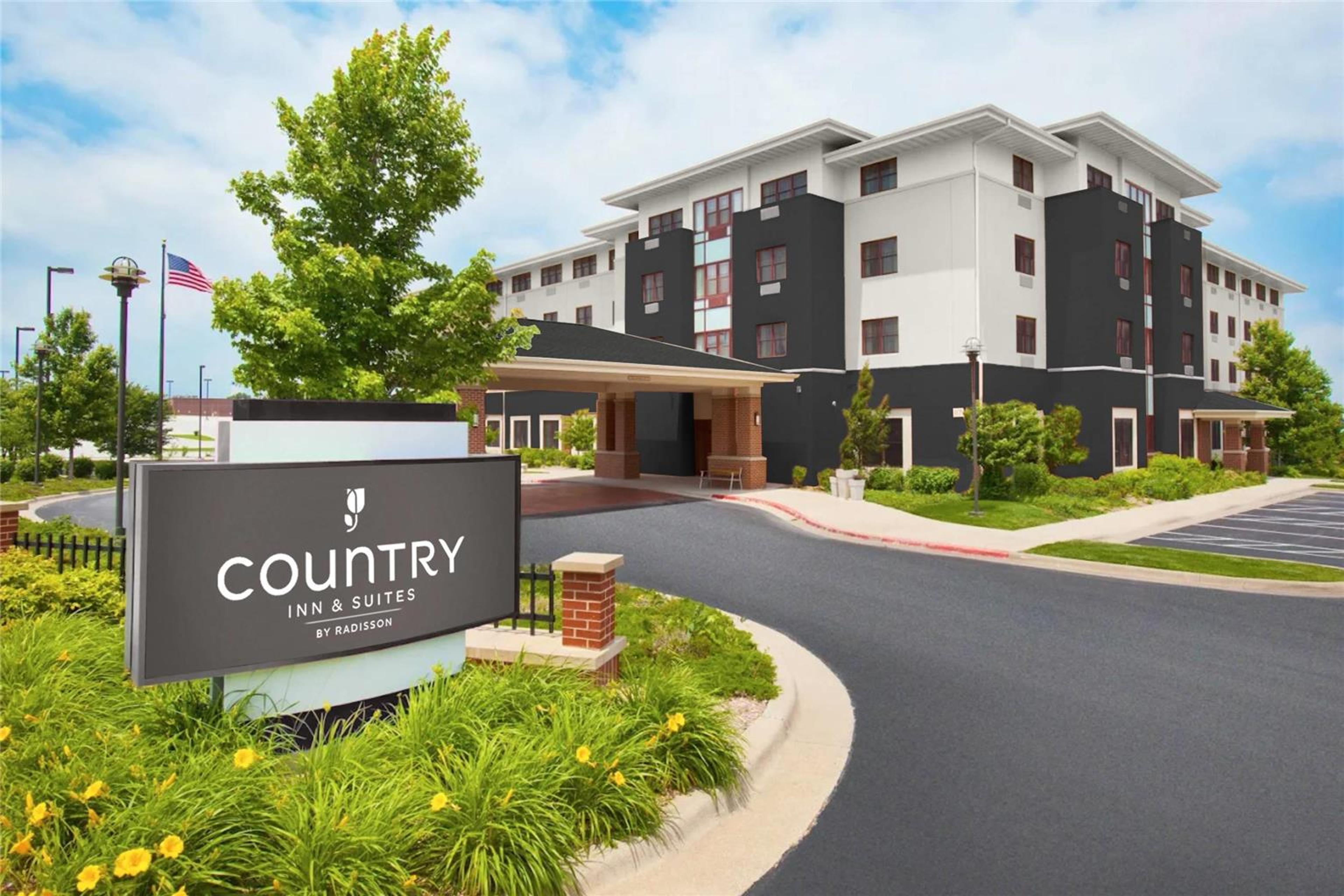 COUNTRY INN AND SUITES BY RADISSON