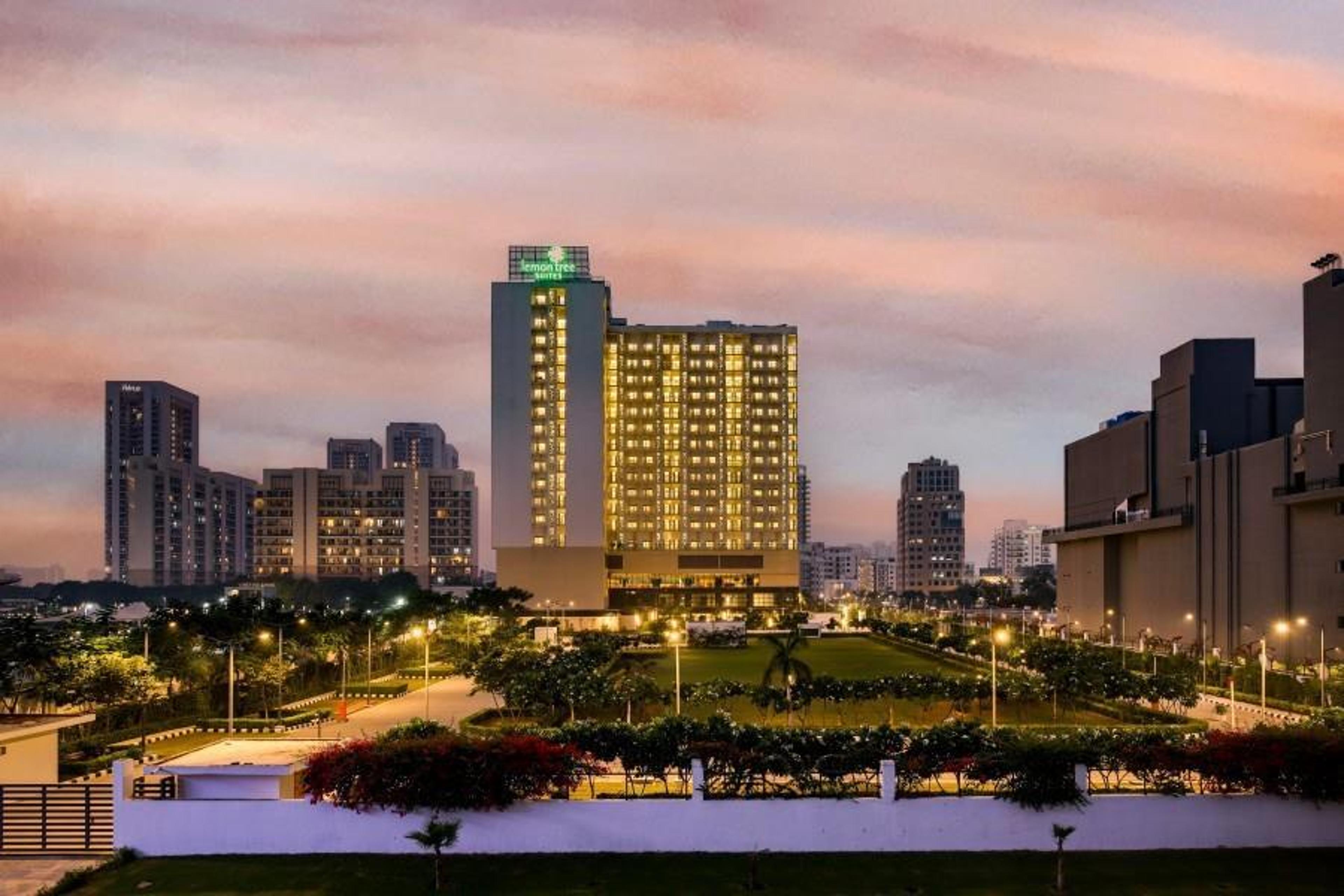 LEMON TREE SUITES GURUGRAM