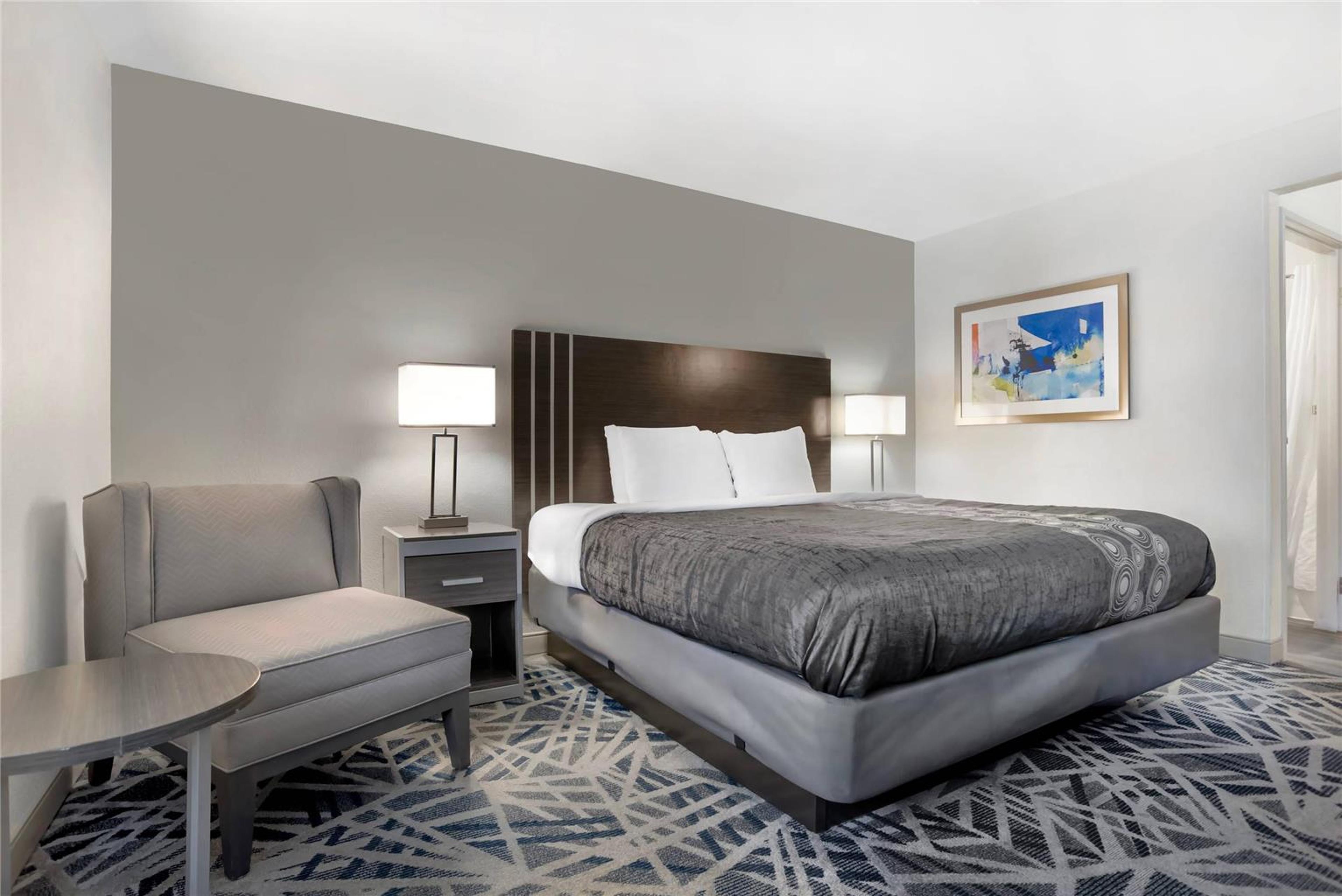 COUNTRY INN AND SUITES MONTGOMERY E