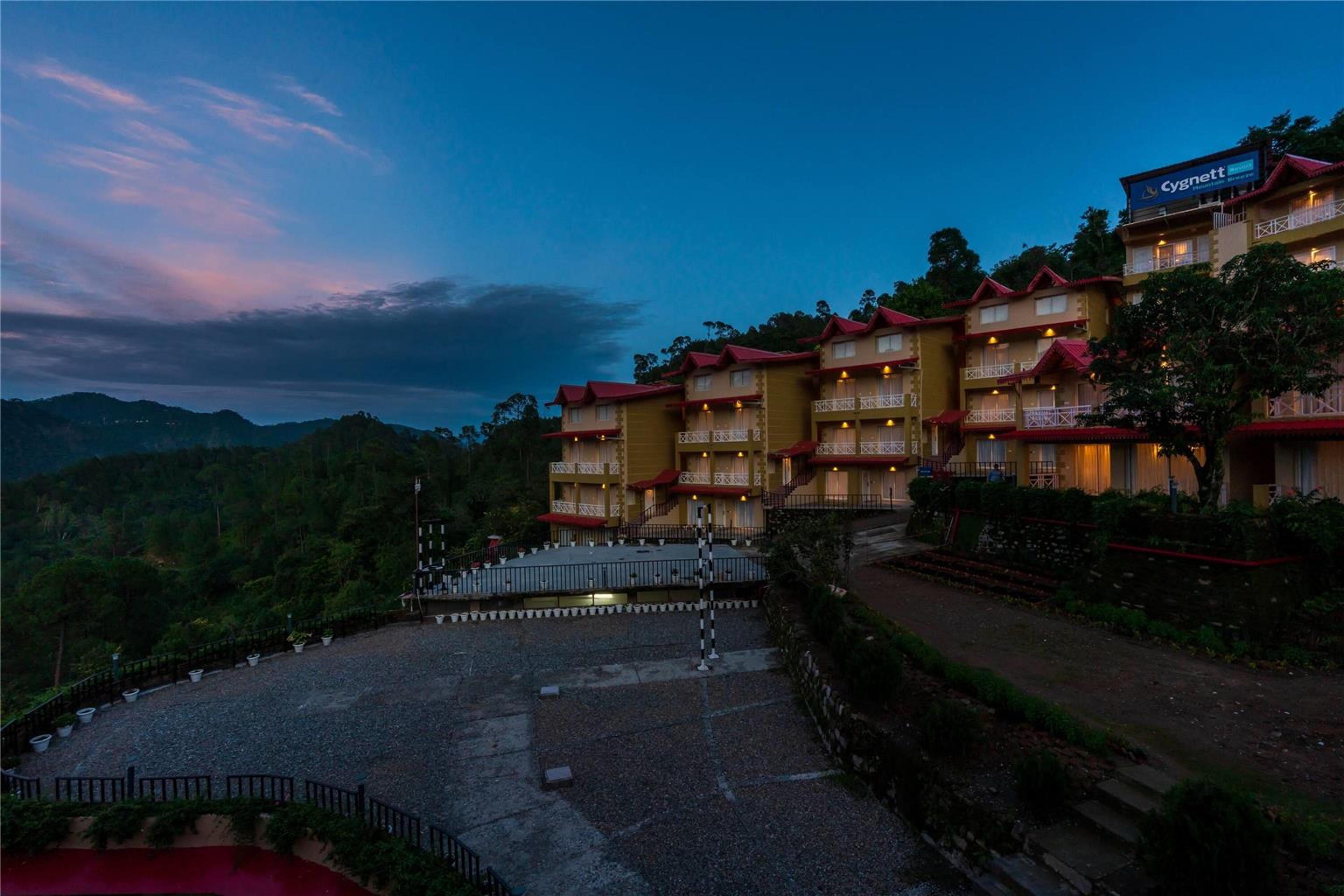 CYGNETT RESORT MOUNTAIN BREEZE