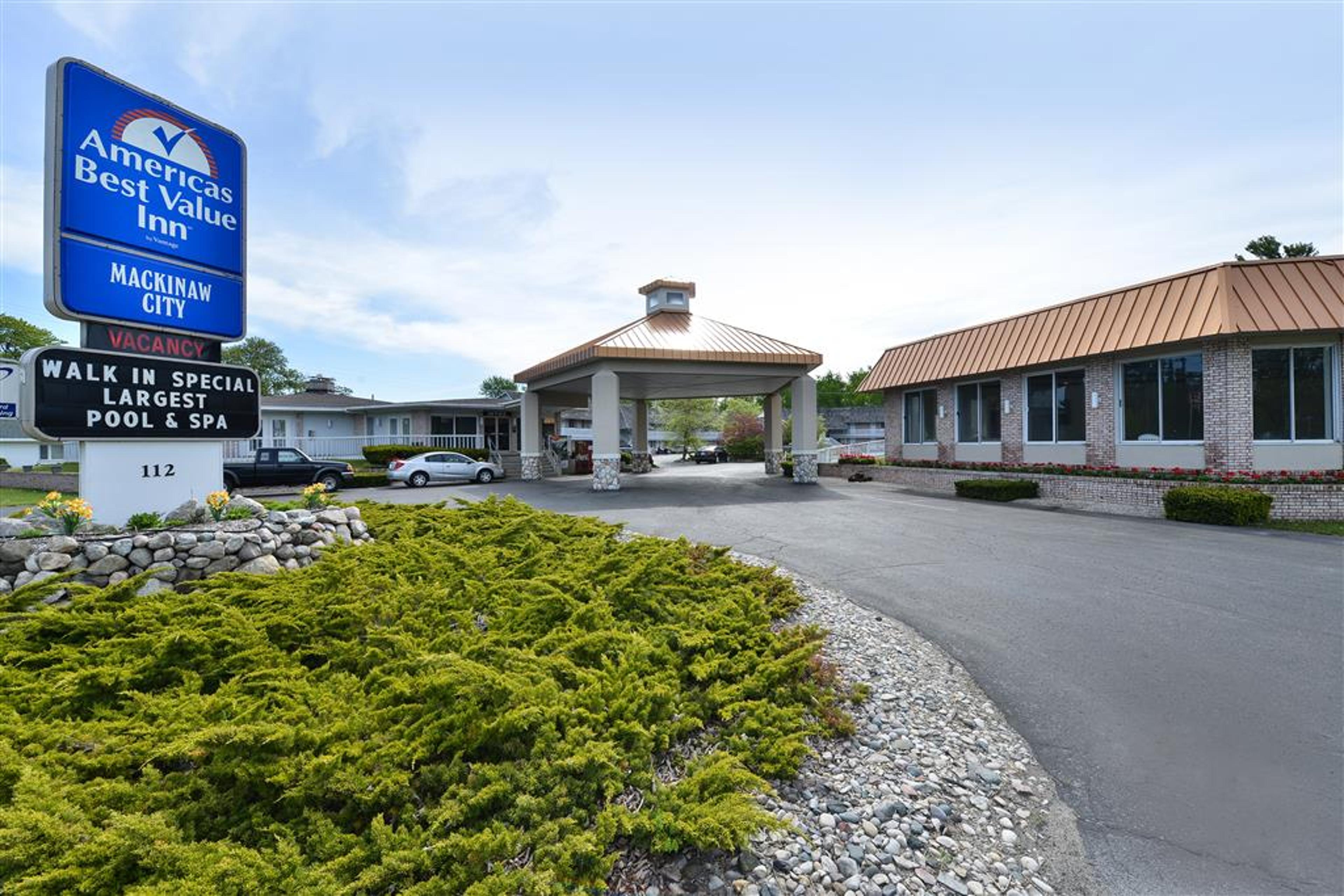 TRAVELODGE BY WYNDHAM MACKINAW CITY