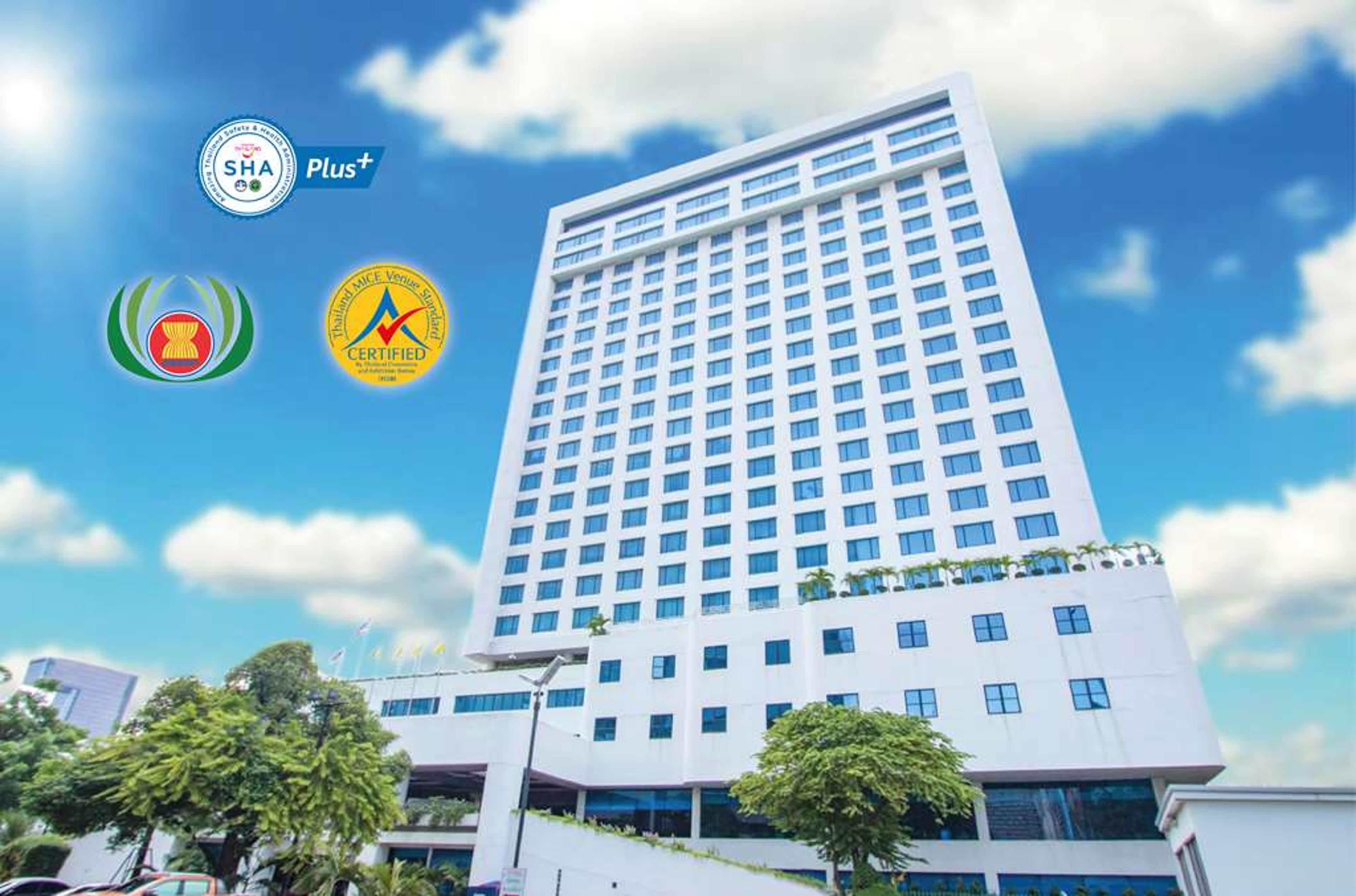 Golden Tulip Sovereign Hotel Bangkok on Rama 9 Road