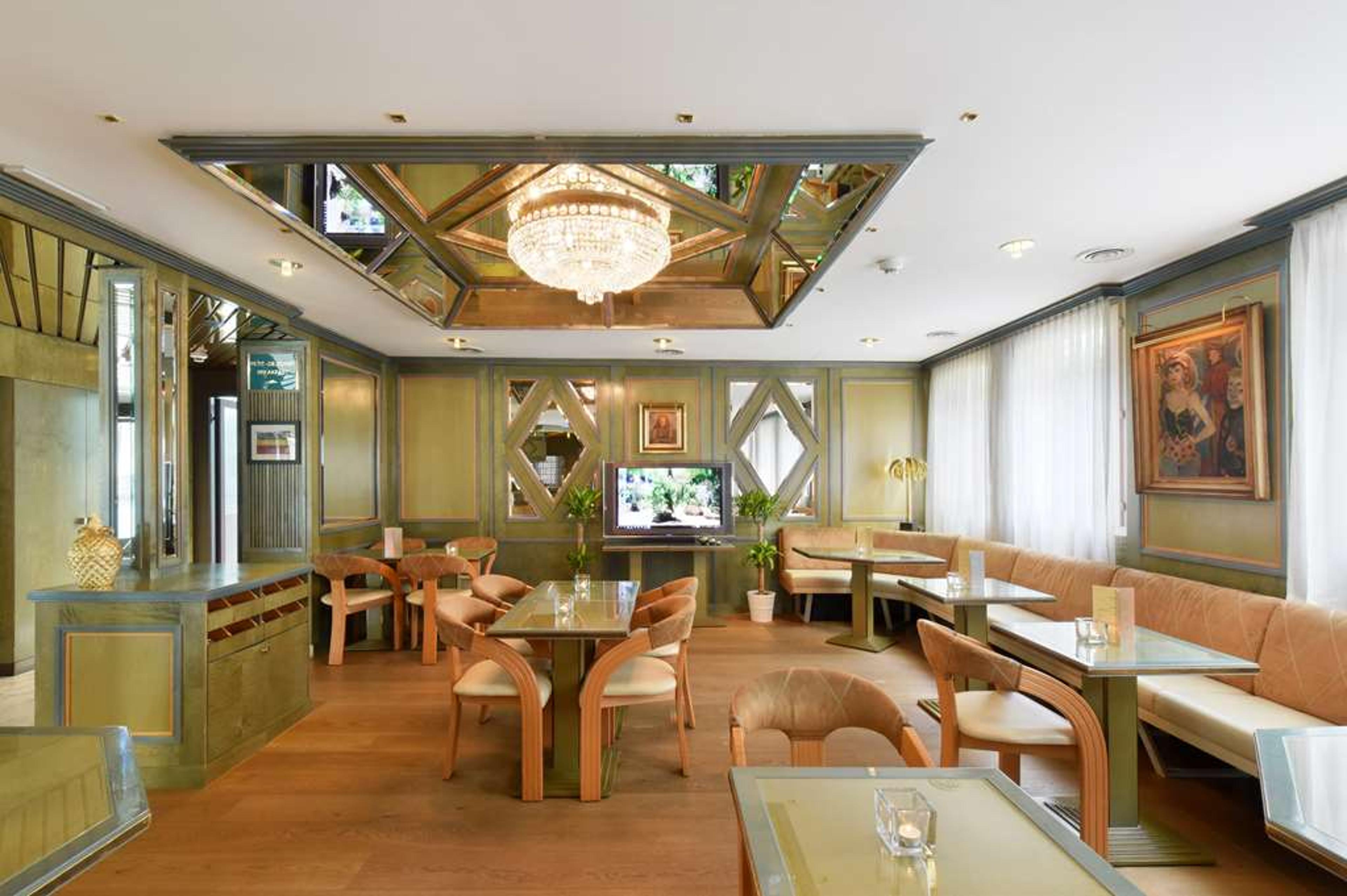 Hotel Photo 5