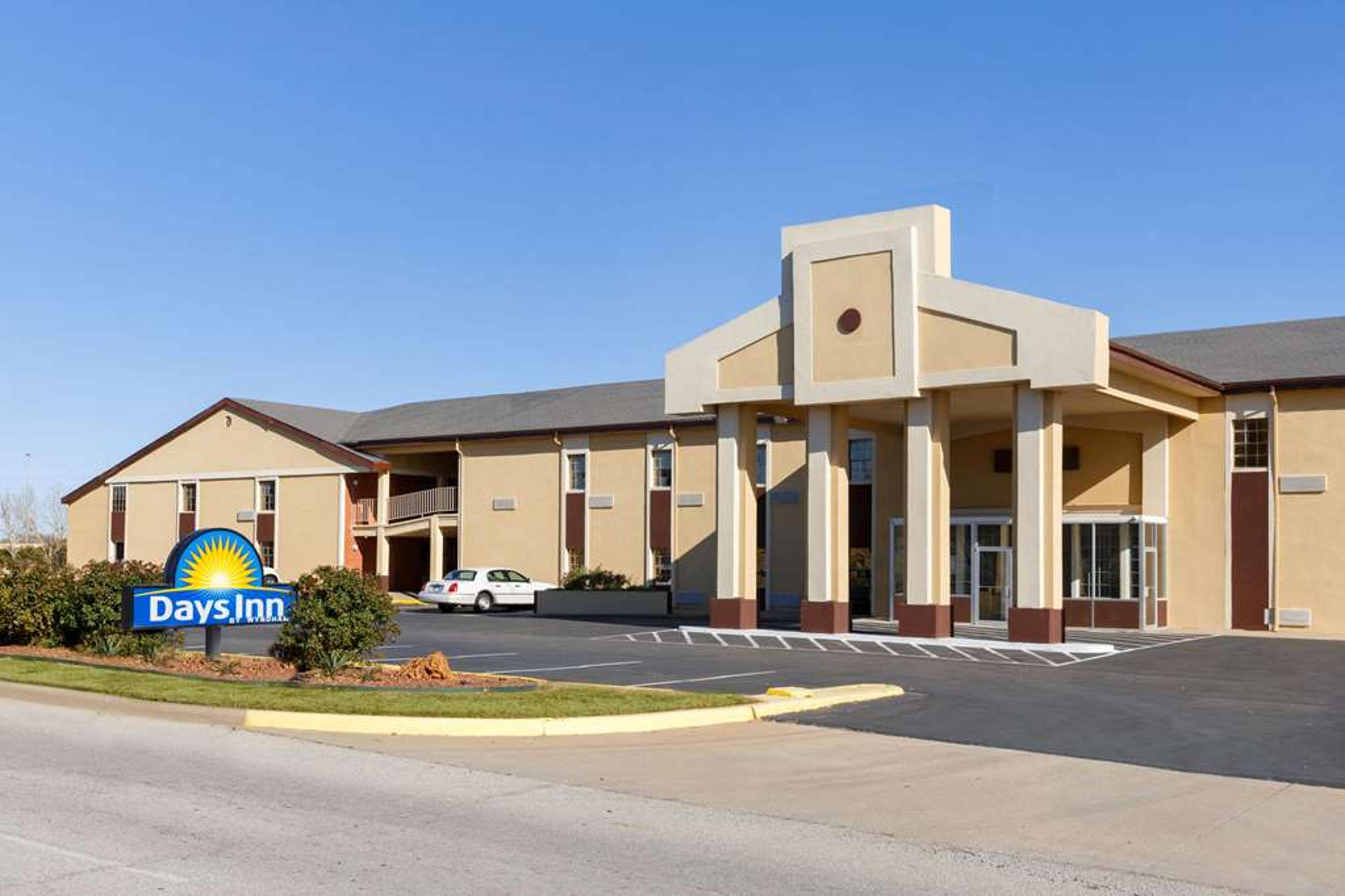DAYS INN LAWTON OK