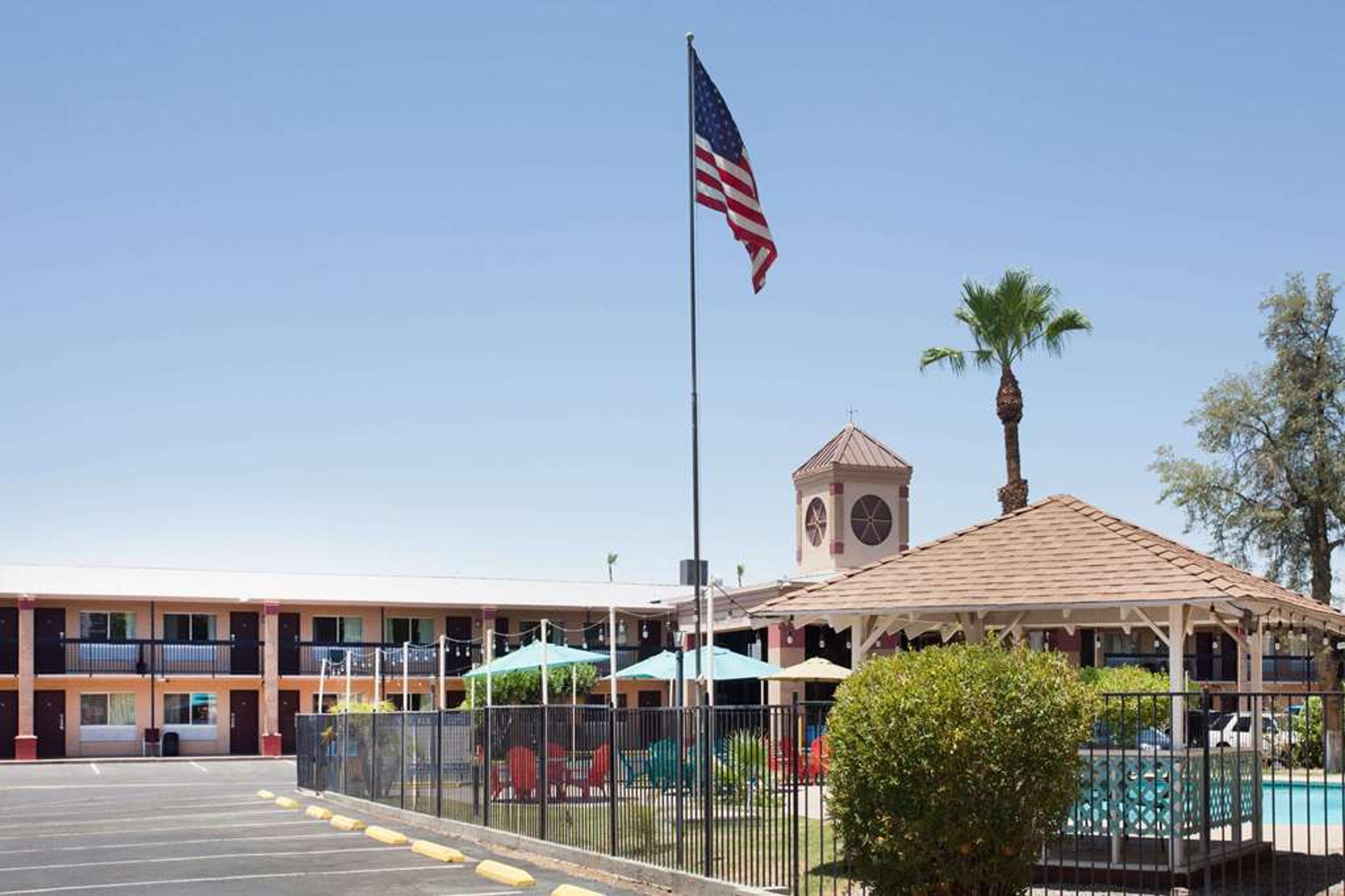 HOWARD JOHNSON BY WYNDHAM YUMA