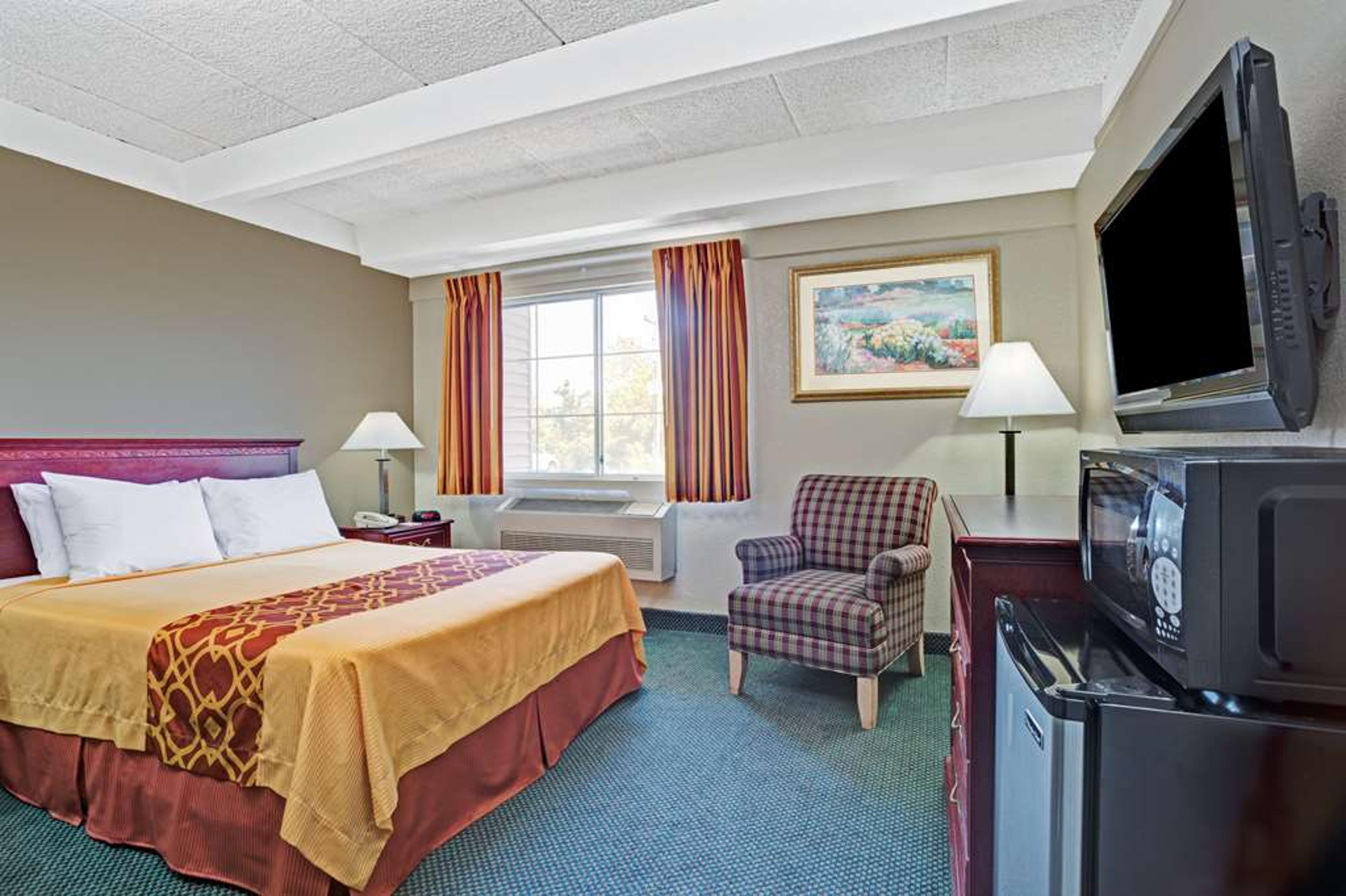 TRAVELODGE BY WYNDHAM IOWA CITY