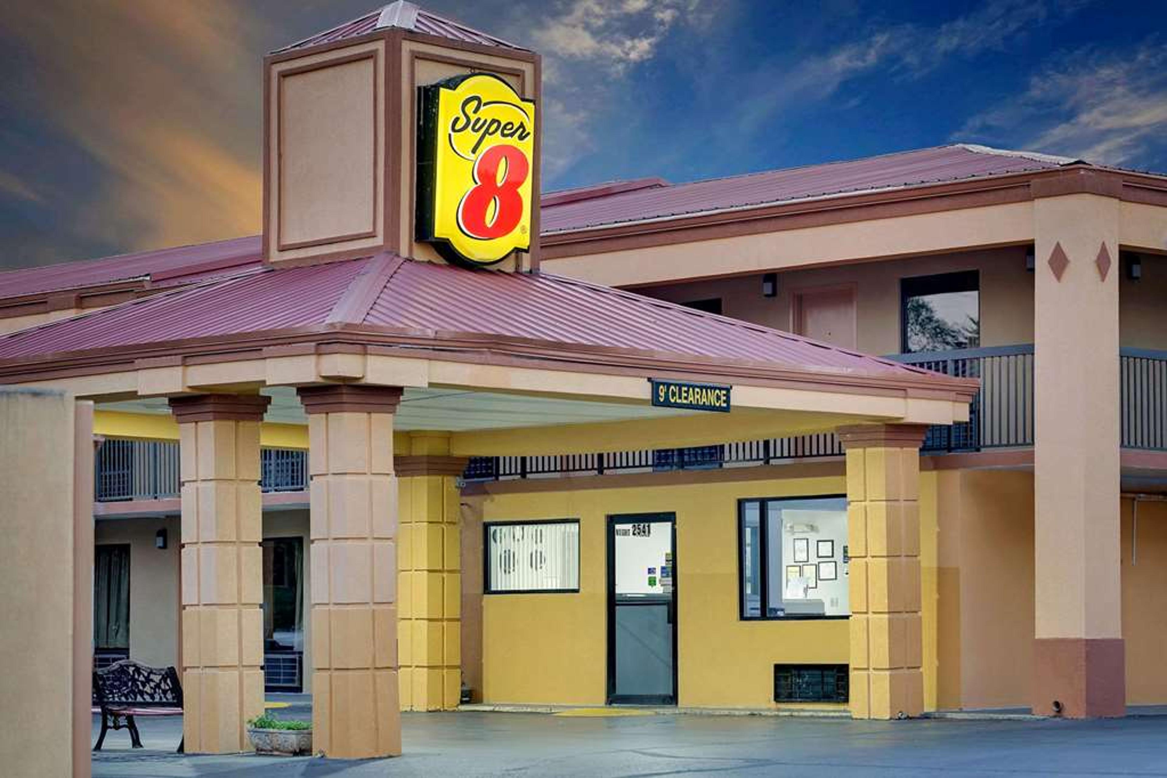 SUPER 8 BY WYNDHAM ATHENS