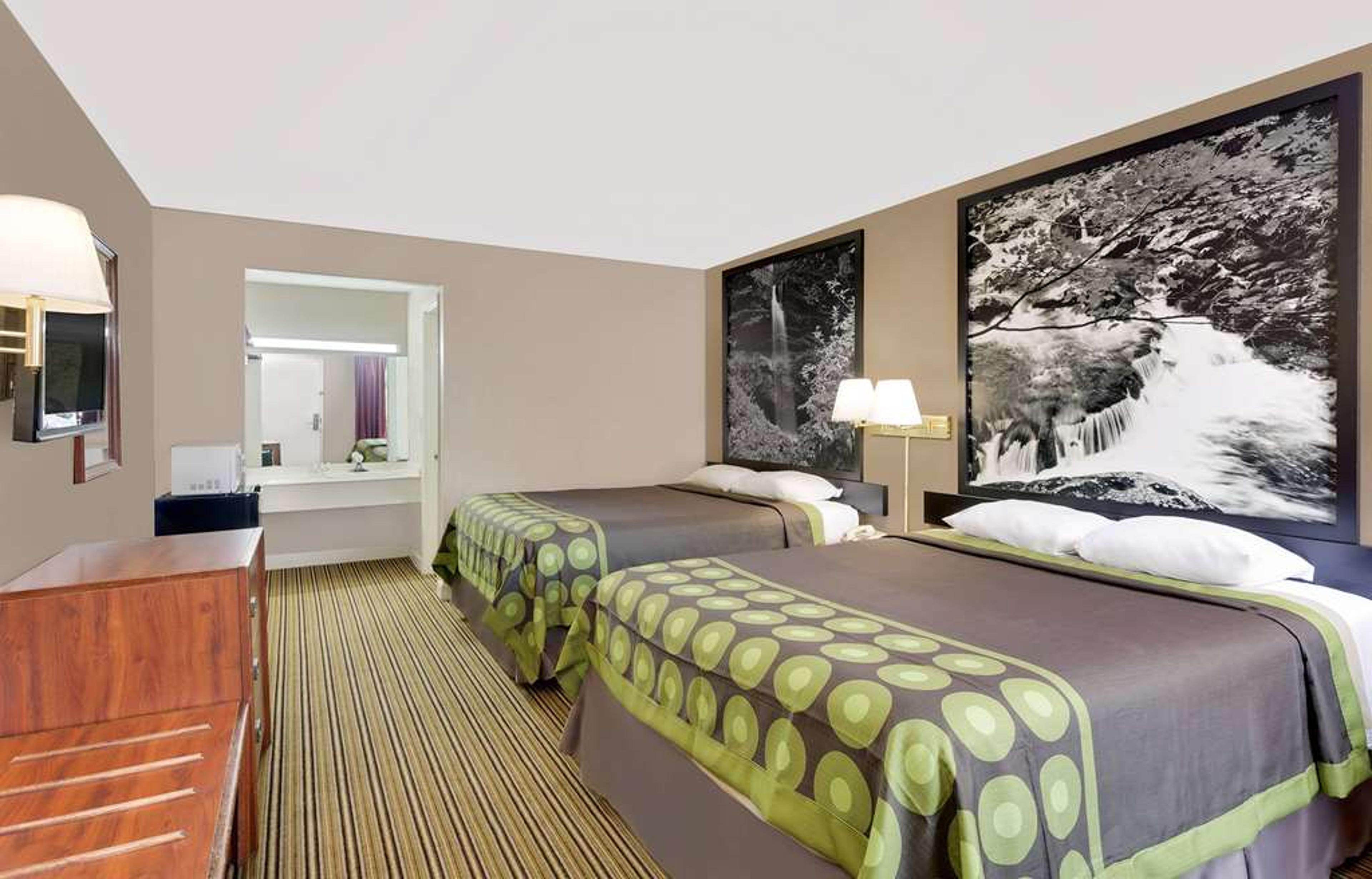SUPER 8 BY WYNDHAM ATHENS