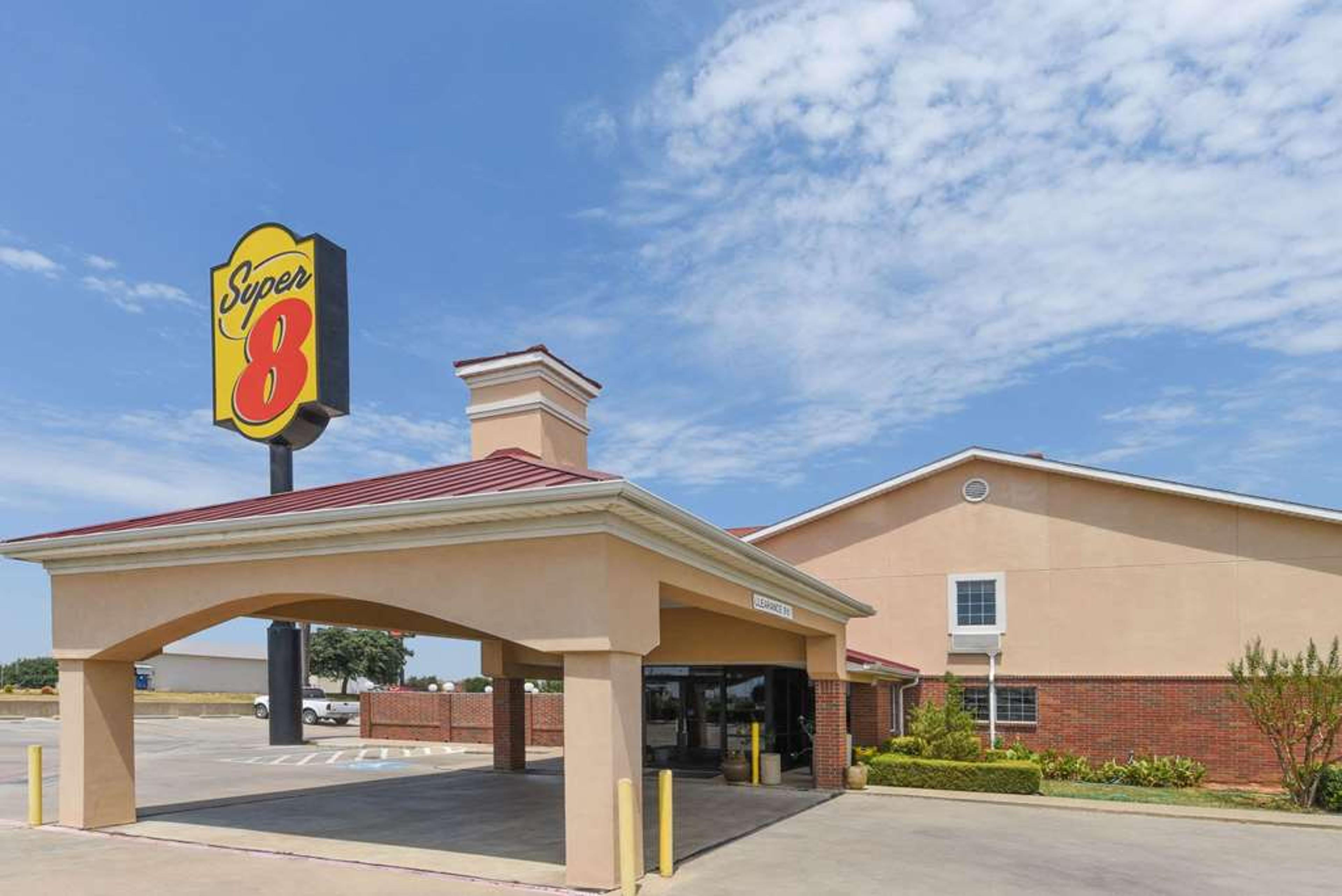 SUPER 8 BY WYNDHAM BURLESON FORT WO