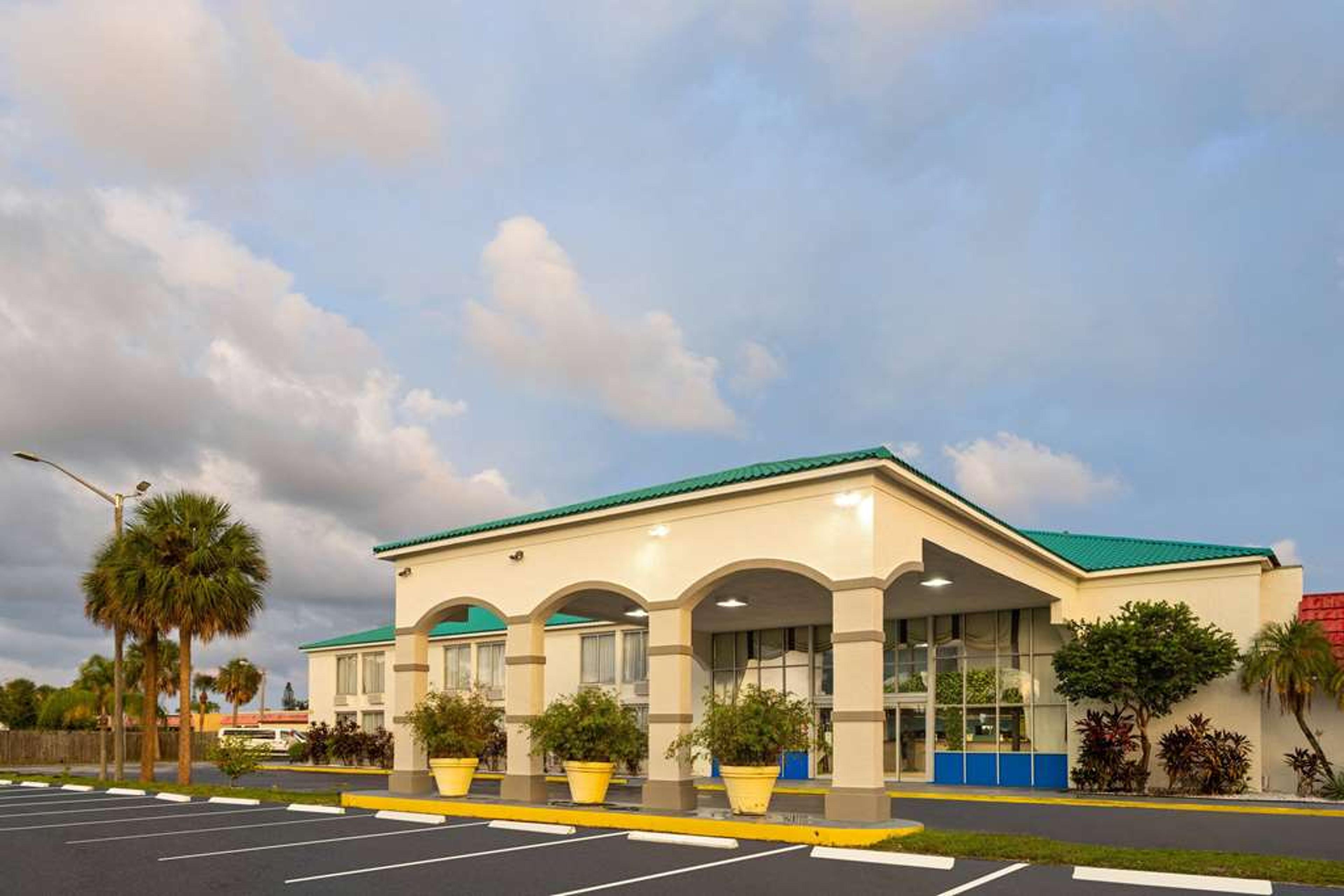 DAYS INN FORT PIERCE MIDTOWN