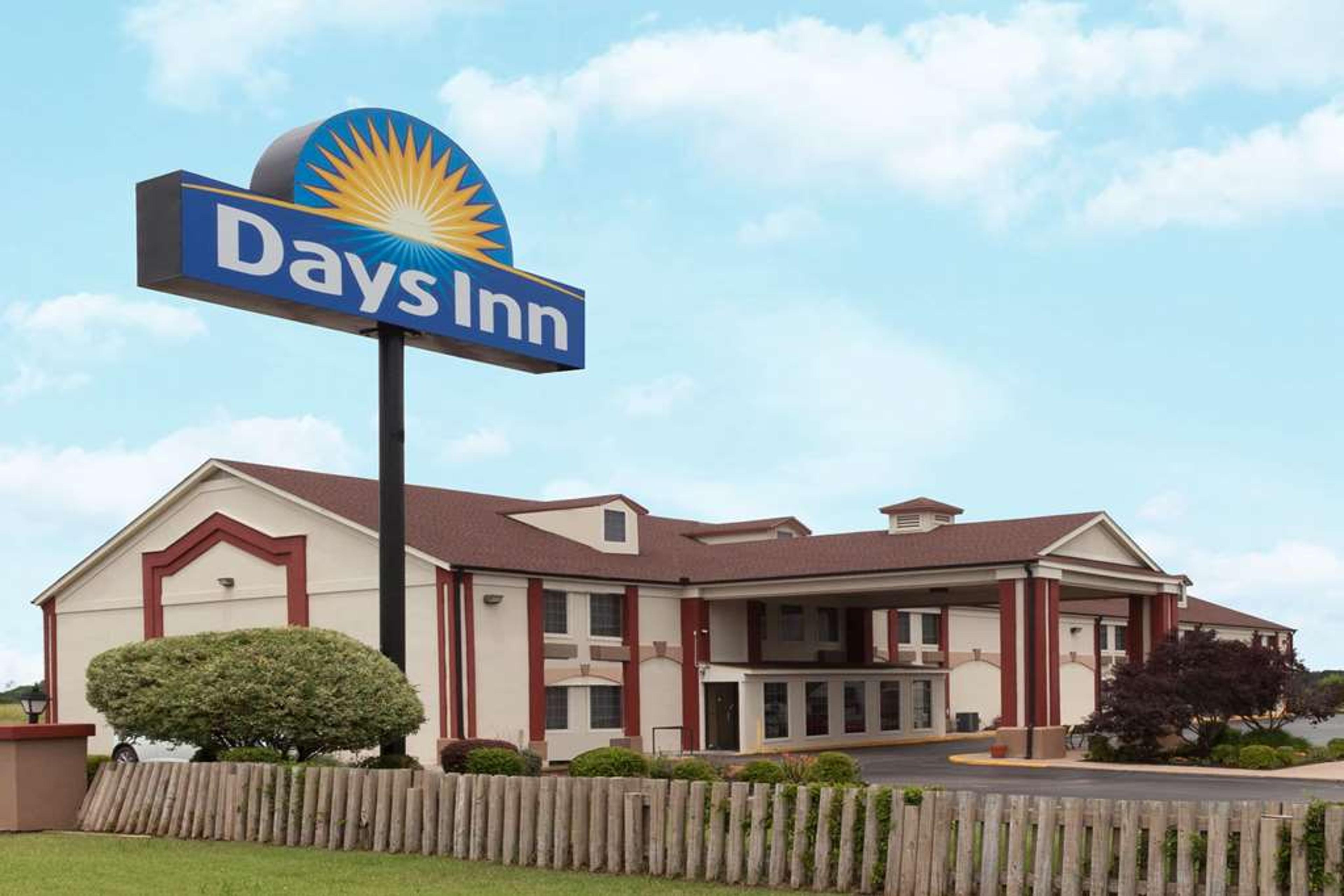 DAYS INN BY WYNDHAM, SHAWNEE
