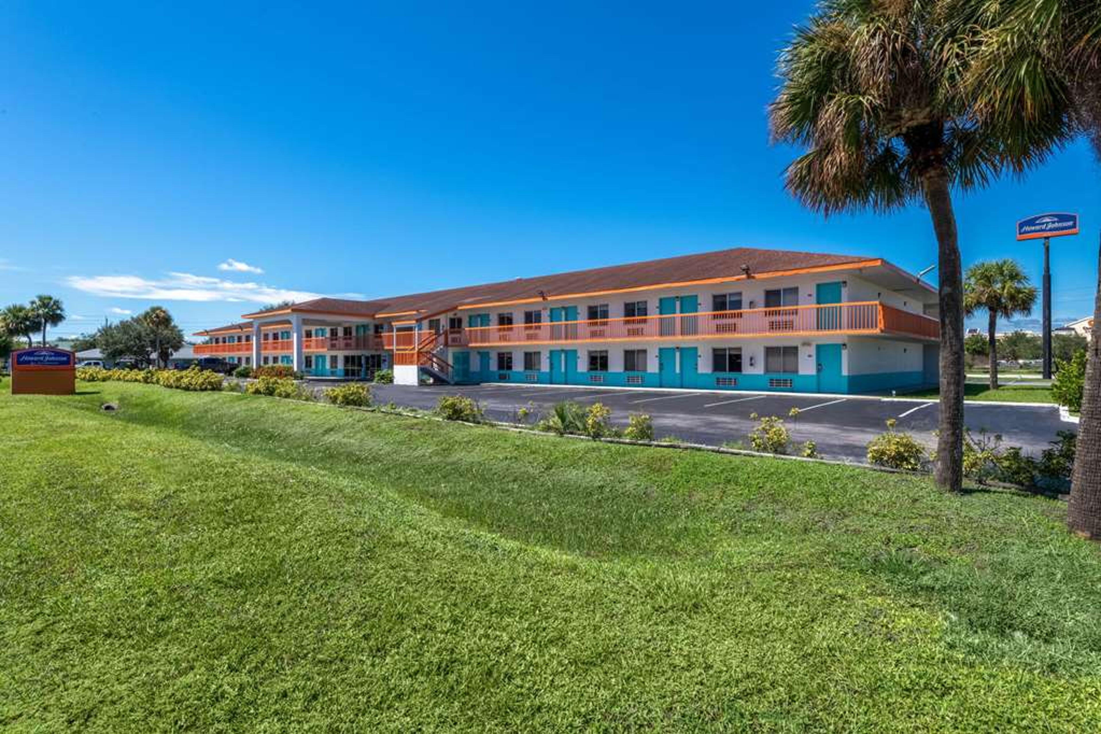 HOWARD JOHNSON BY WYNDHAM, VERO BEA