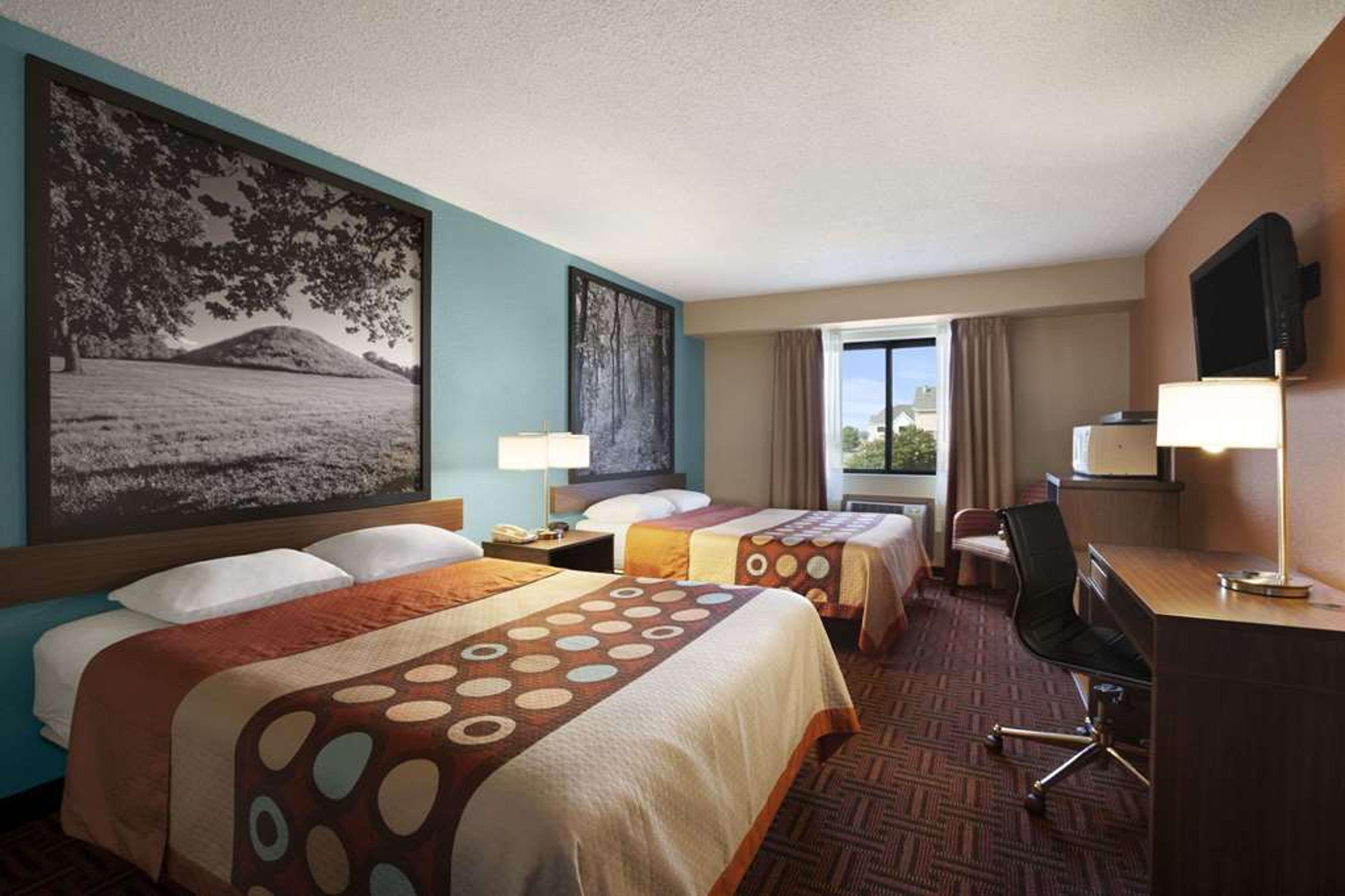 SUPER 8 BY WYNDHAM COLLINSVILLE ST.