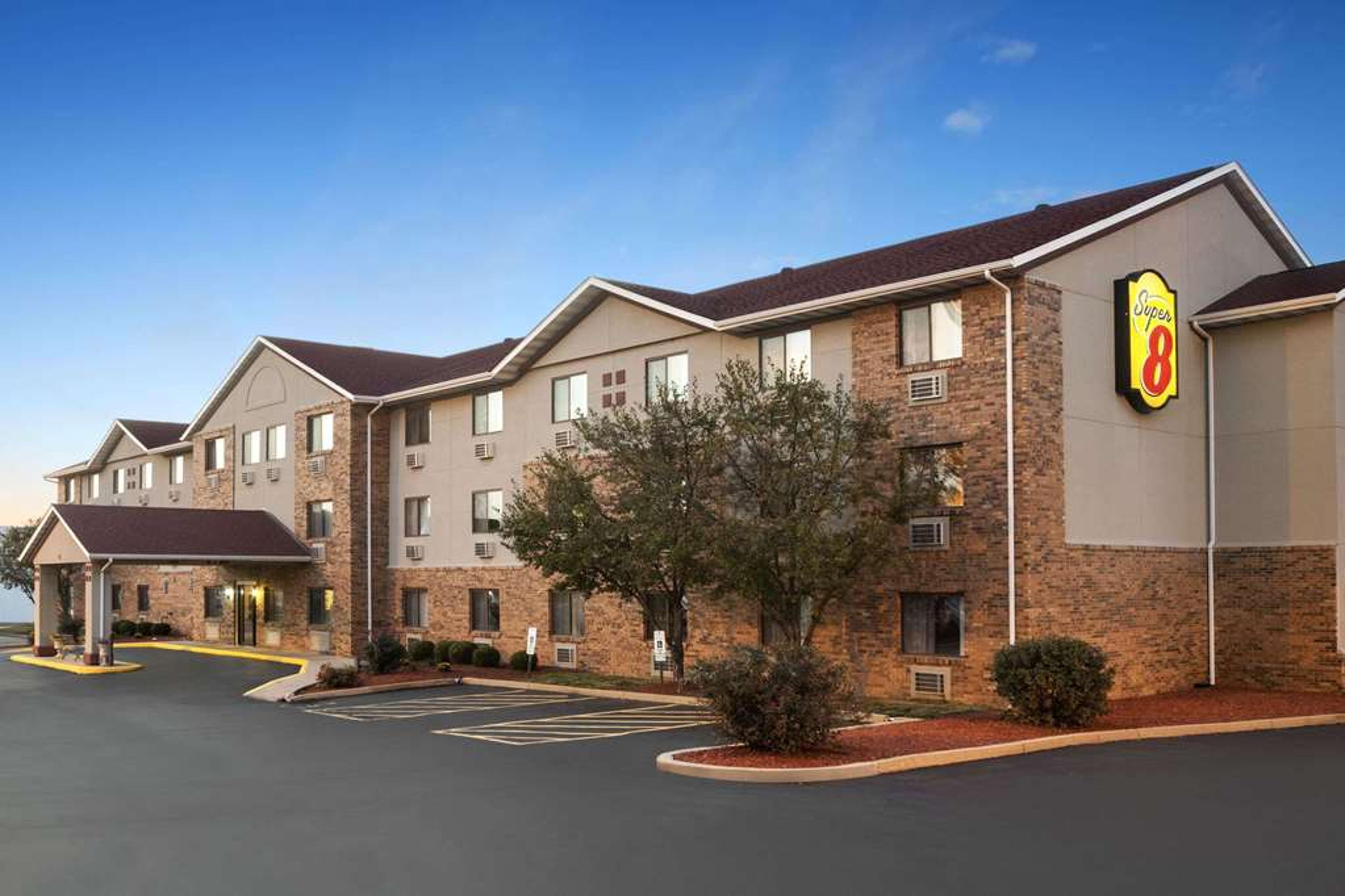 SUPER 8 BY WYNDHAM FAIRVIEW HEIGHTS