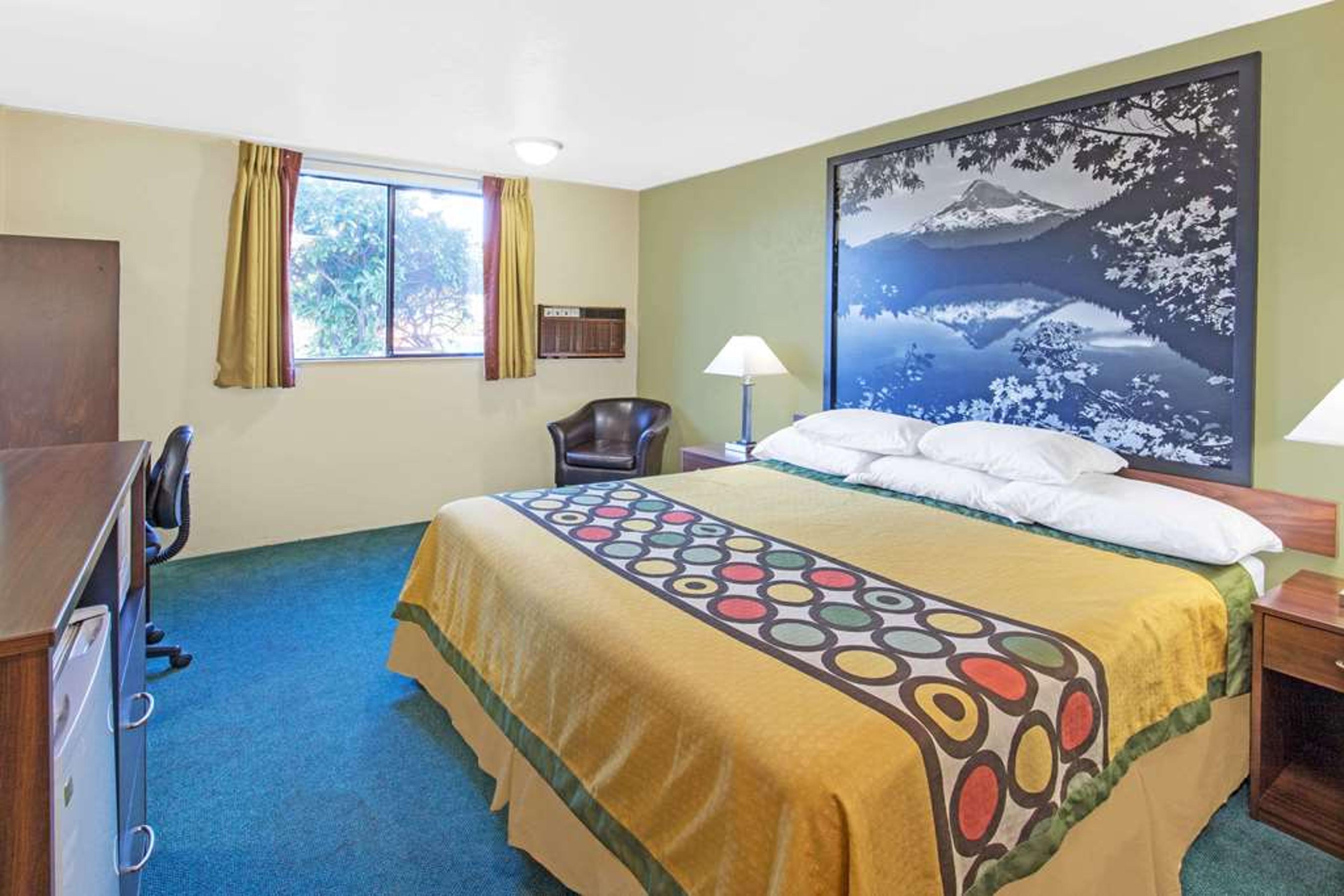 SUPER 8 SALEM OR