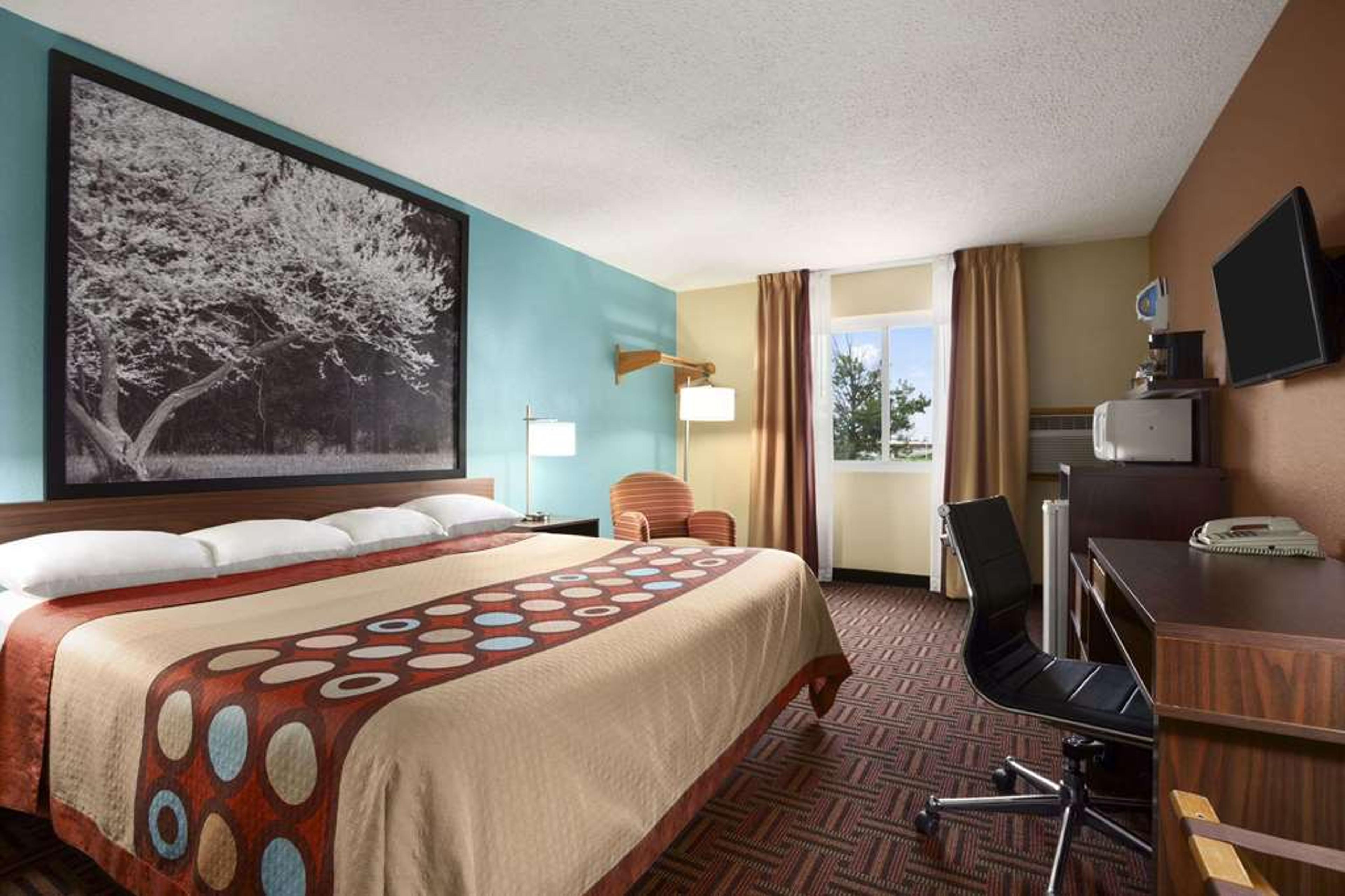 SUPER 8 BY WYNDHAM MARION