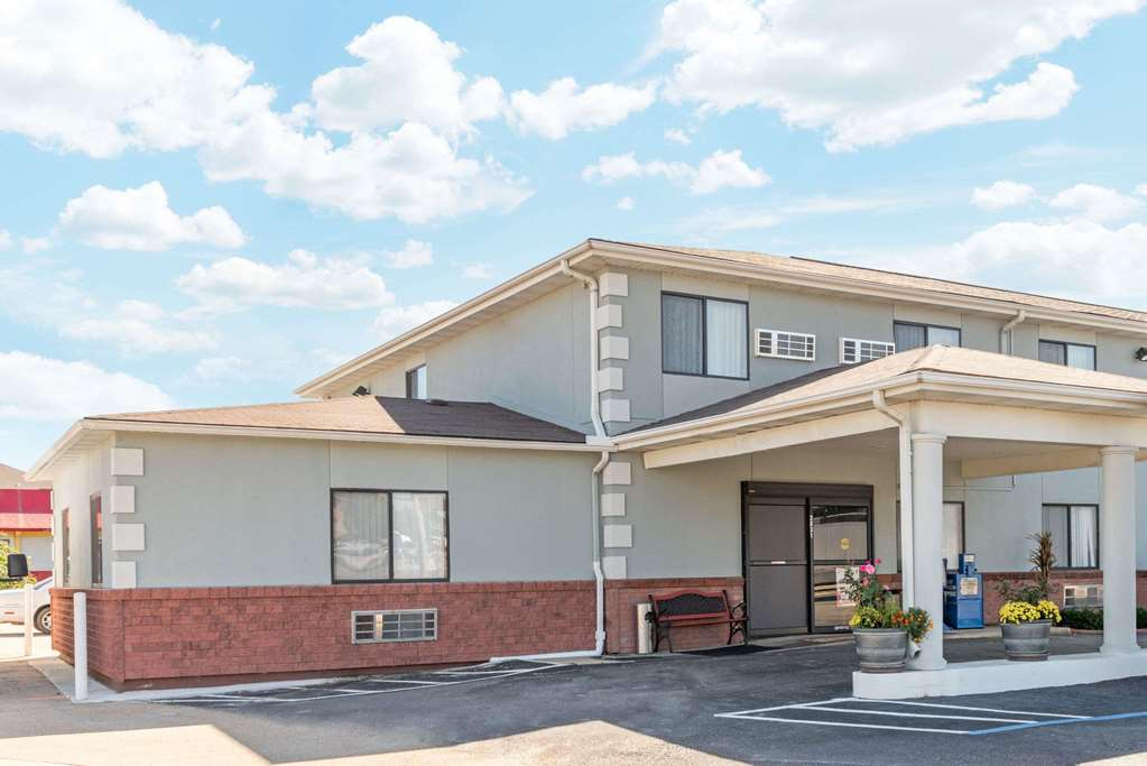 SUPER 8 POPLAR BLUFF MISSOURI