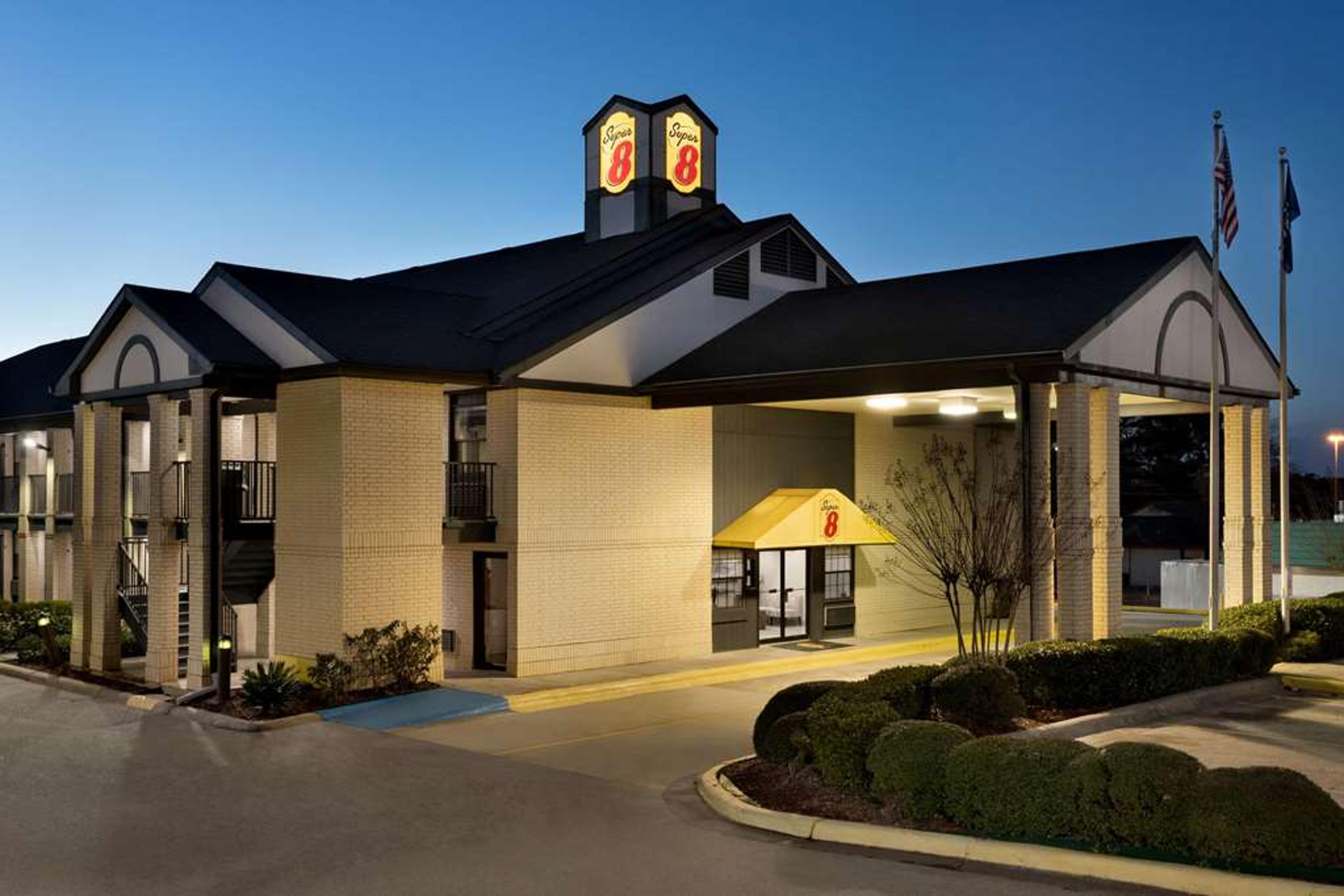SUPER 8 BY WYNDHAM RUSTON