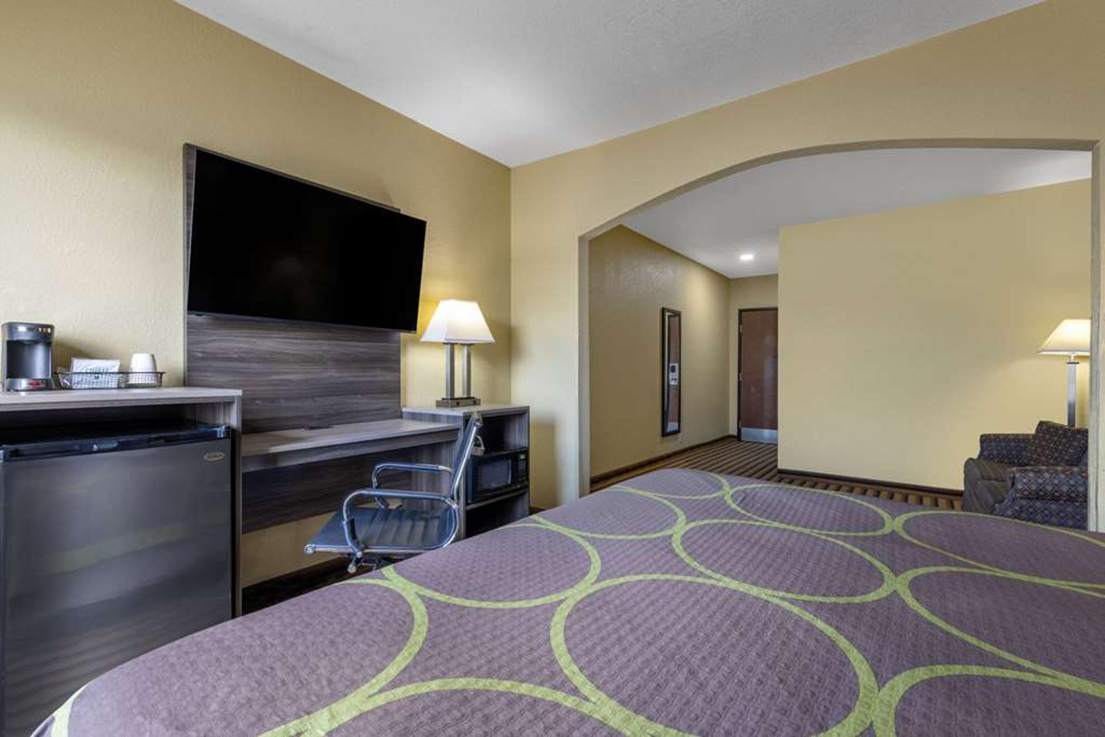 SUPER 8 BY WYNDHAM NIXA/SPRINGFIELD