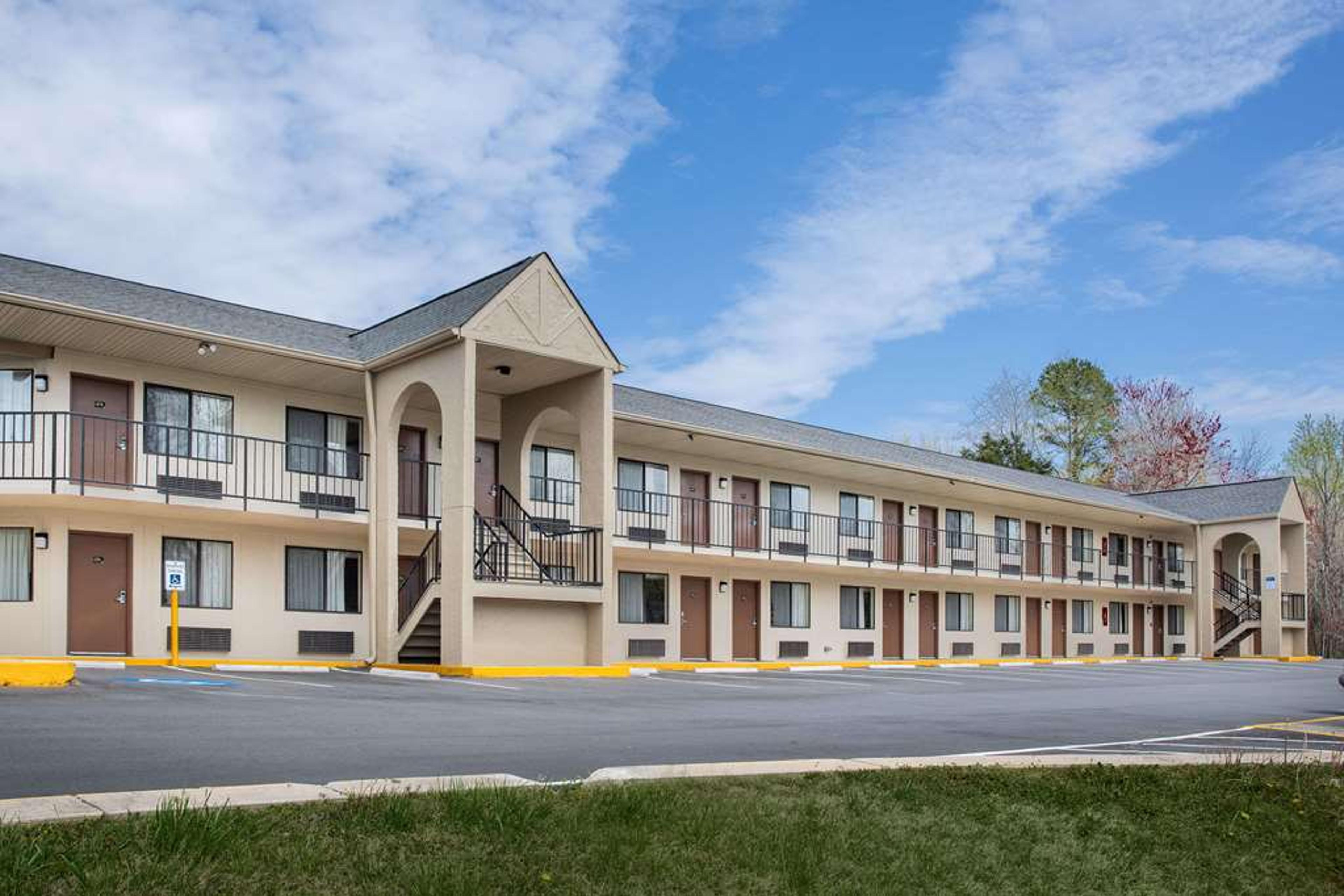 SUPER 8 BY WYNDHAM BURLINGTON NC
