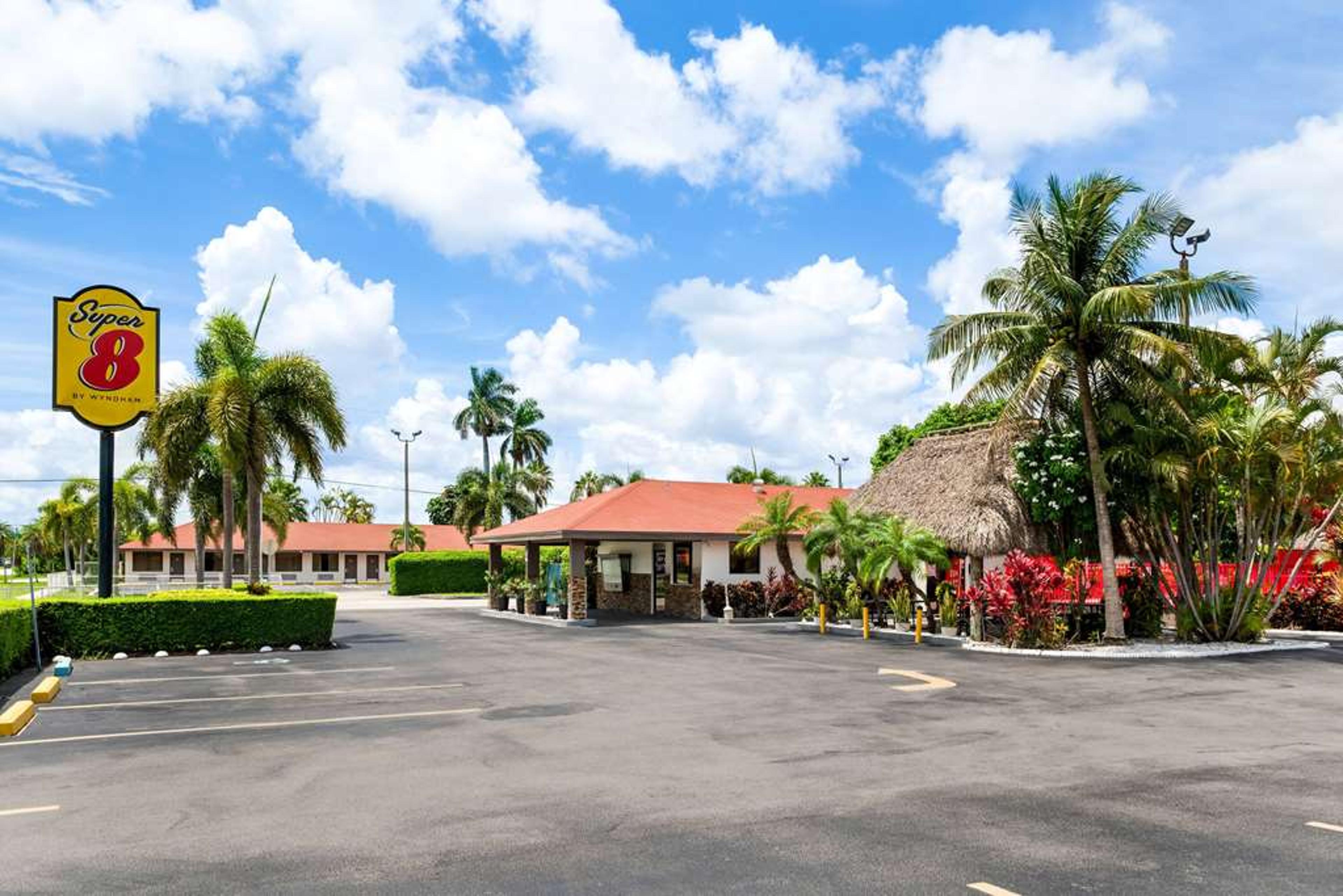 SUPER 8 BY WYNDHAM, FLORIDA CITY/HO