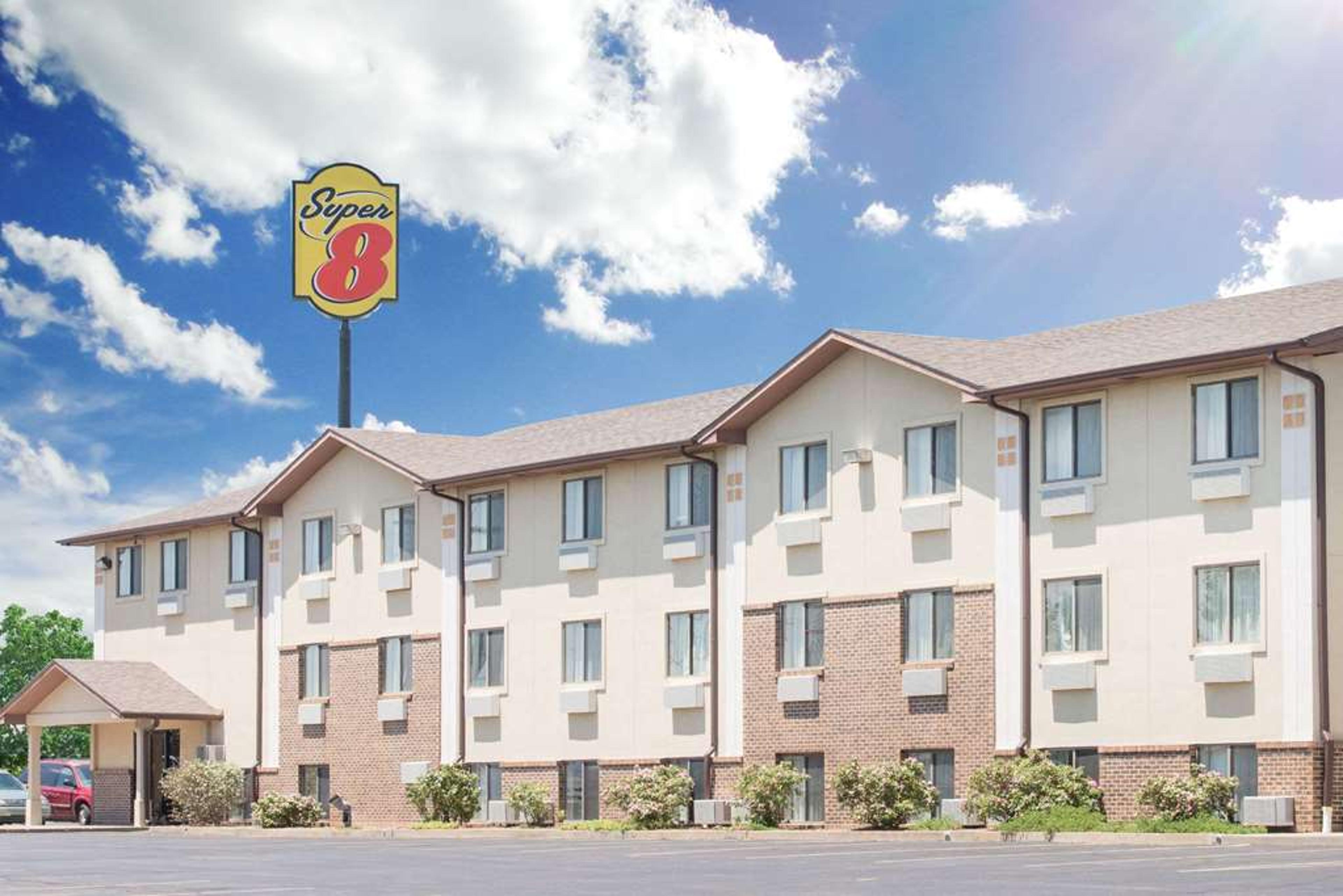 SUPER 8 BY WYNDHAM ABILENE KS