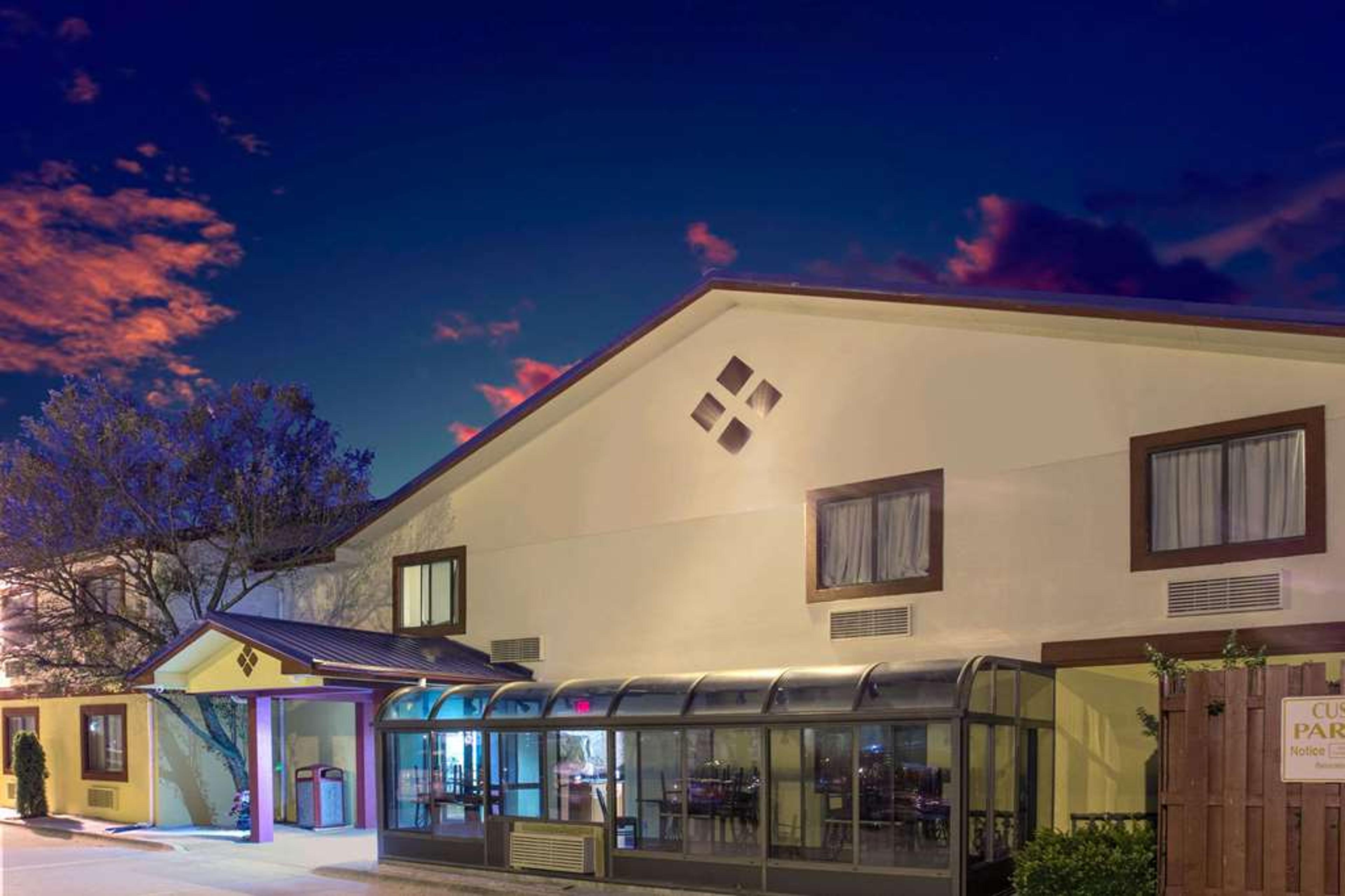 SUPER 8 CHAMPAIGN IL