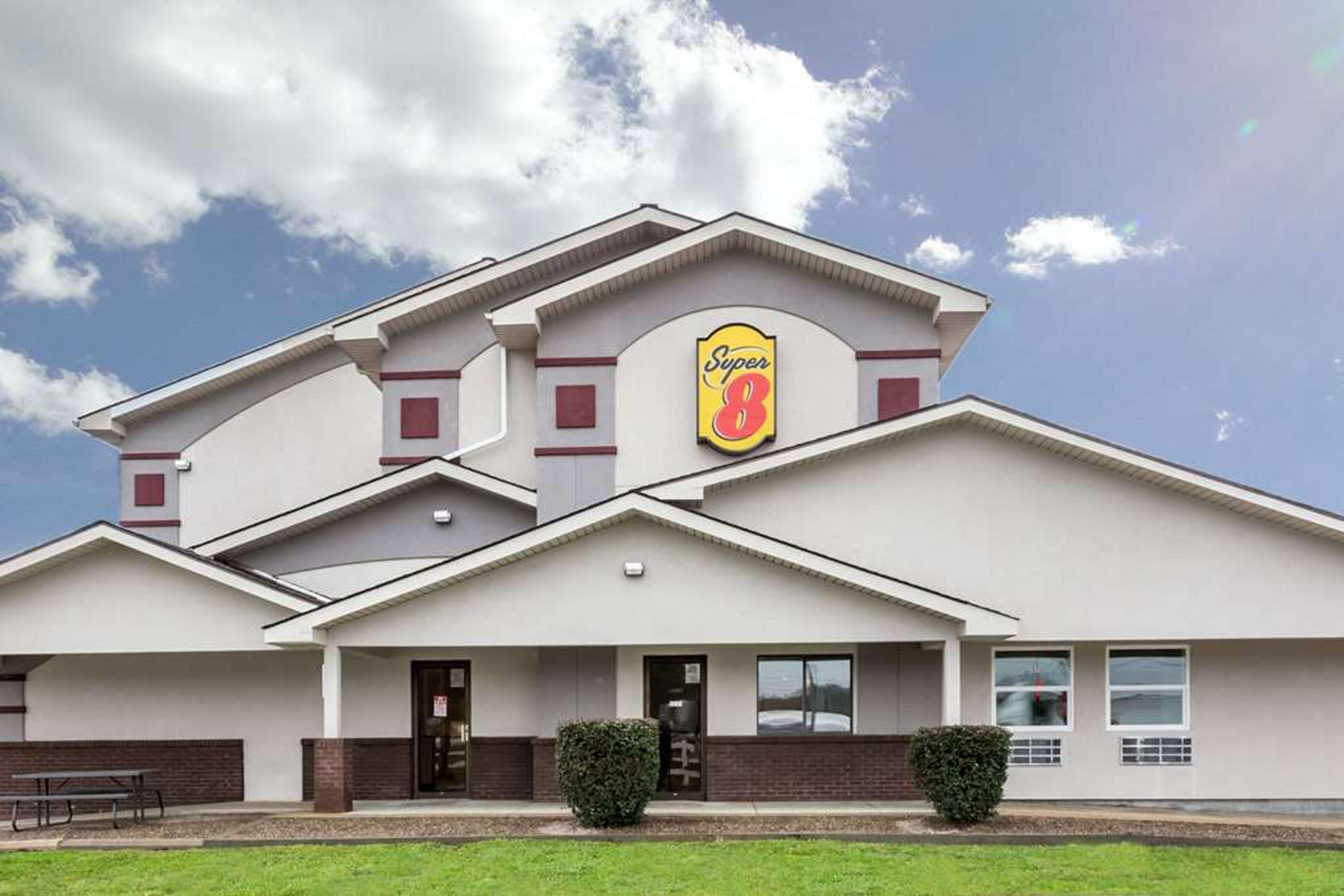 SUPER 8 BY WYNDHAM SUMMERSVILLE/NEW
