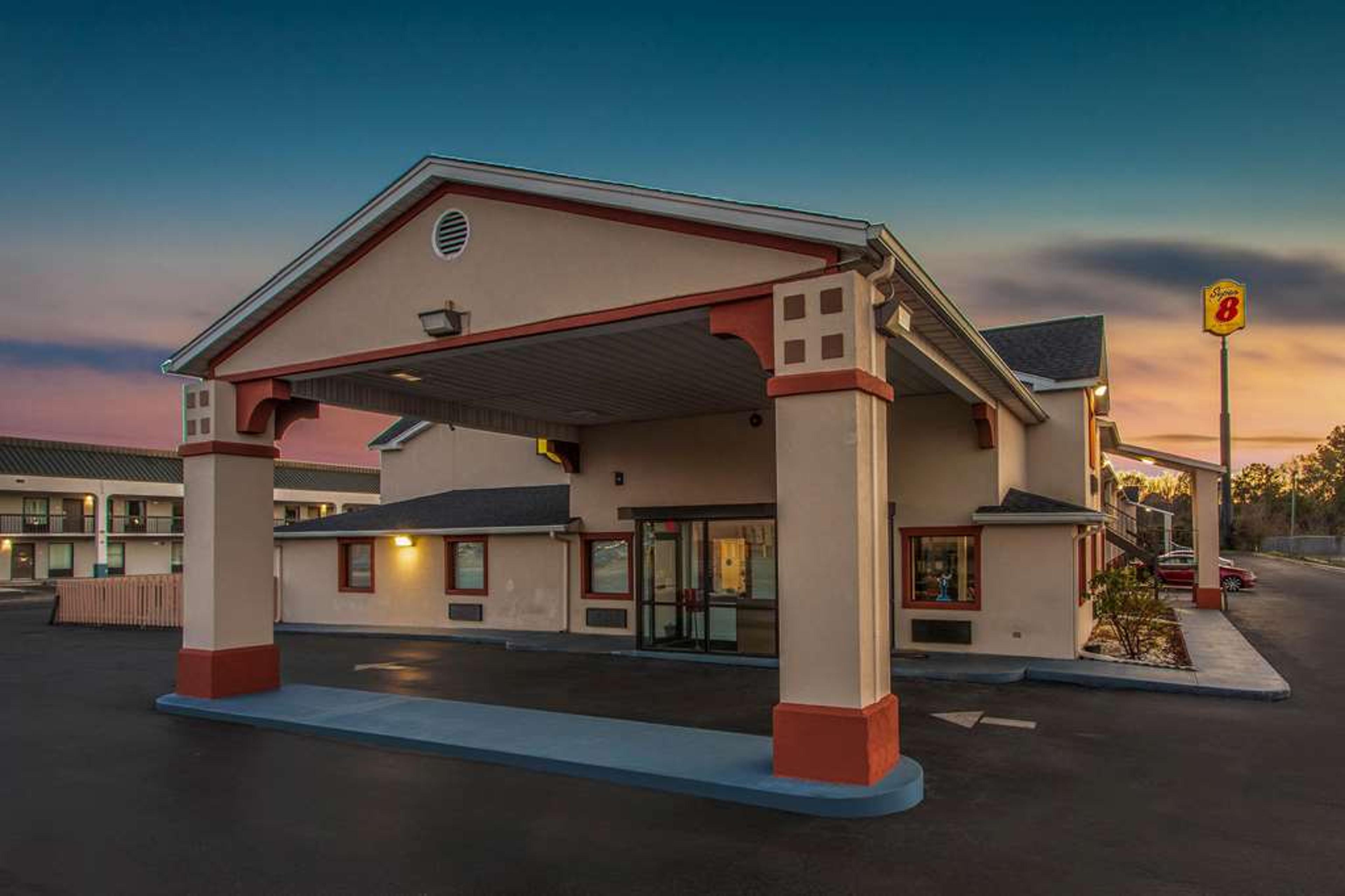 SUPER 8 BY WYNDHAM FLORENCE