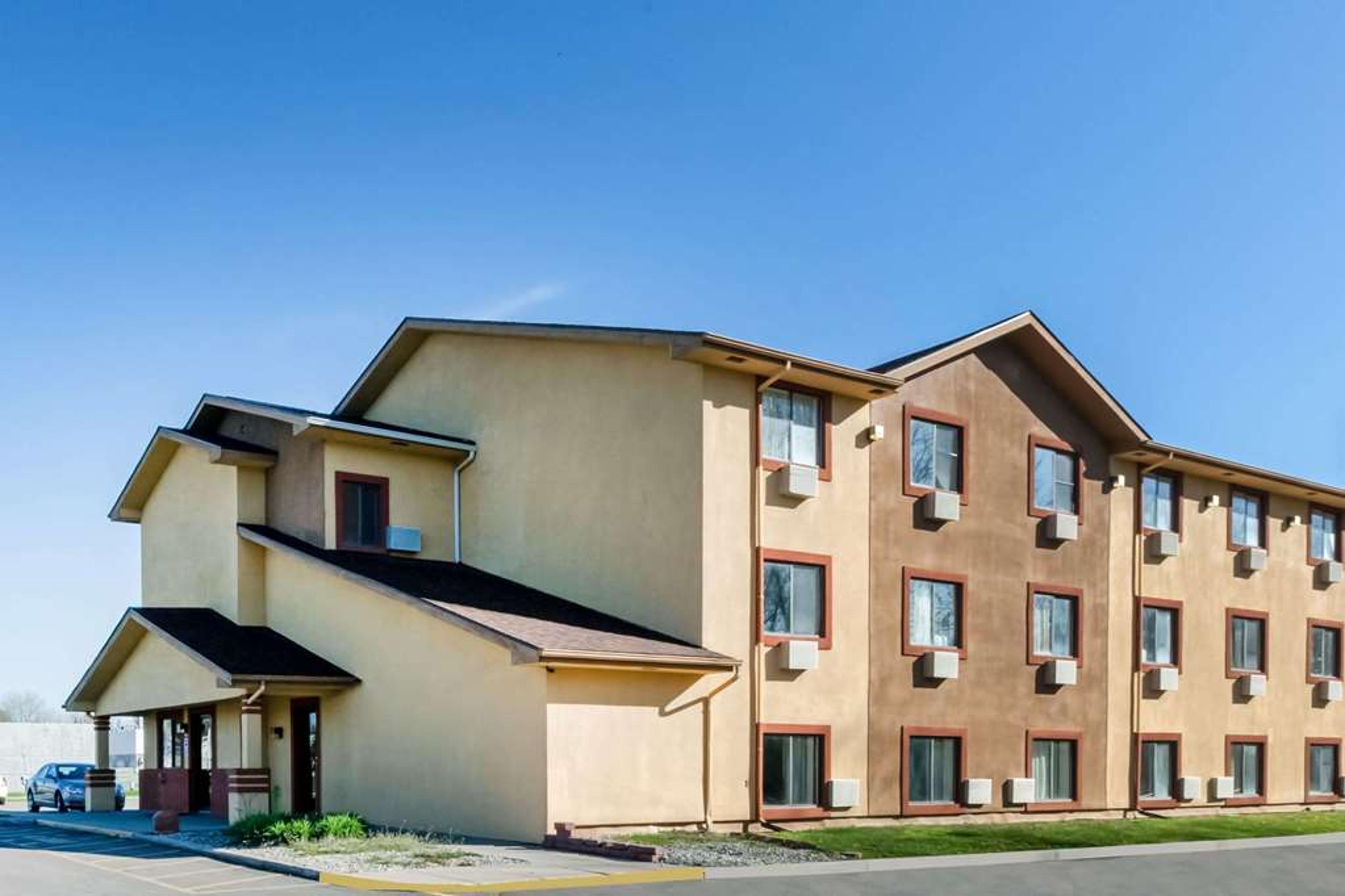 SUPER 8 BY WYNDHAM FLINT TOWNSHIP M