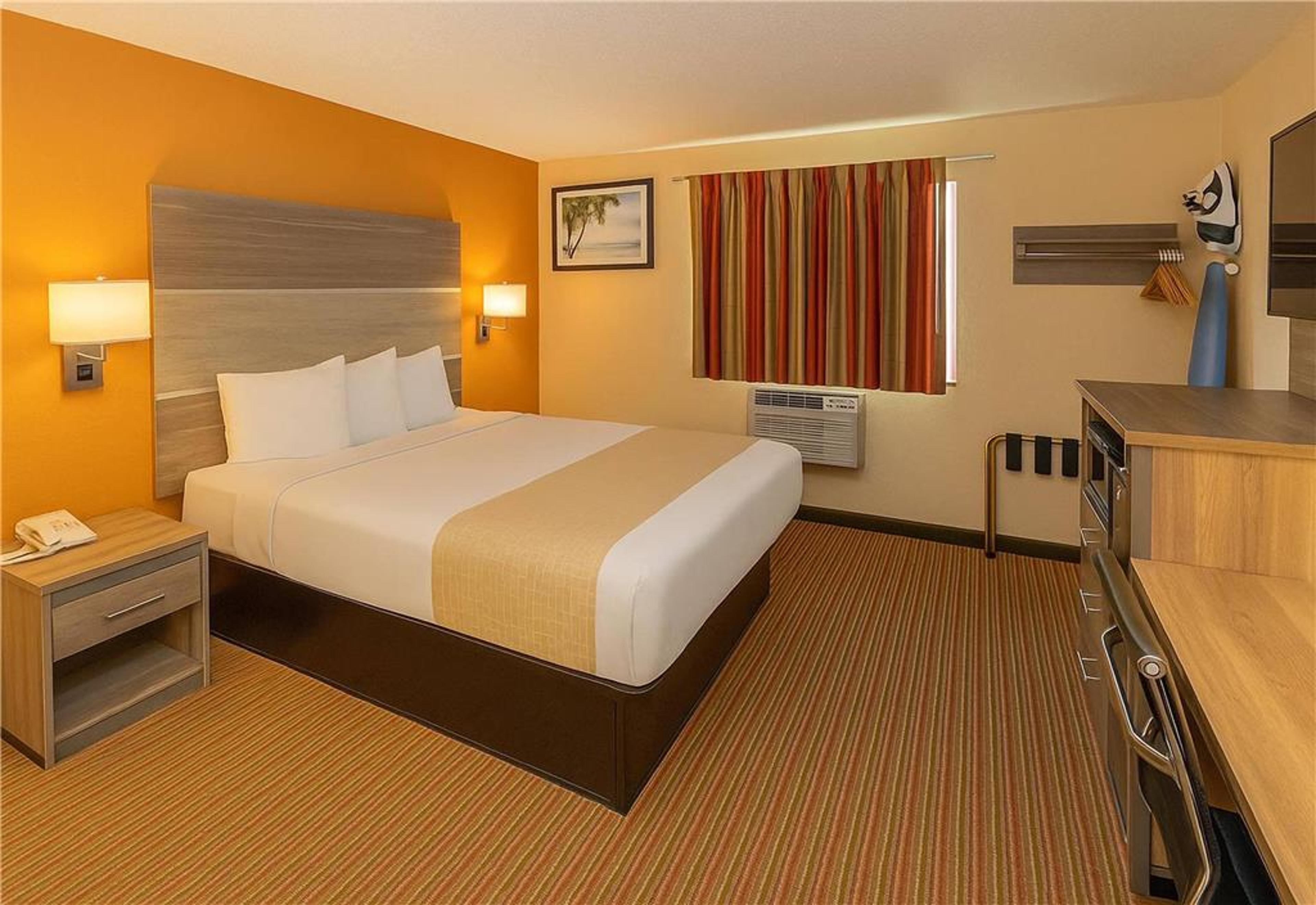 TRAVELODGE MUSKEGON