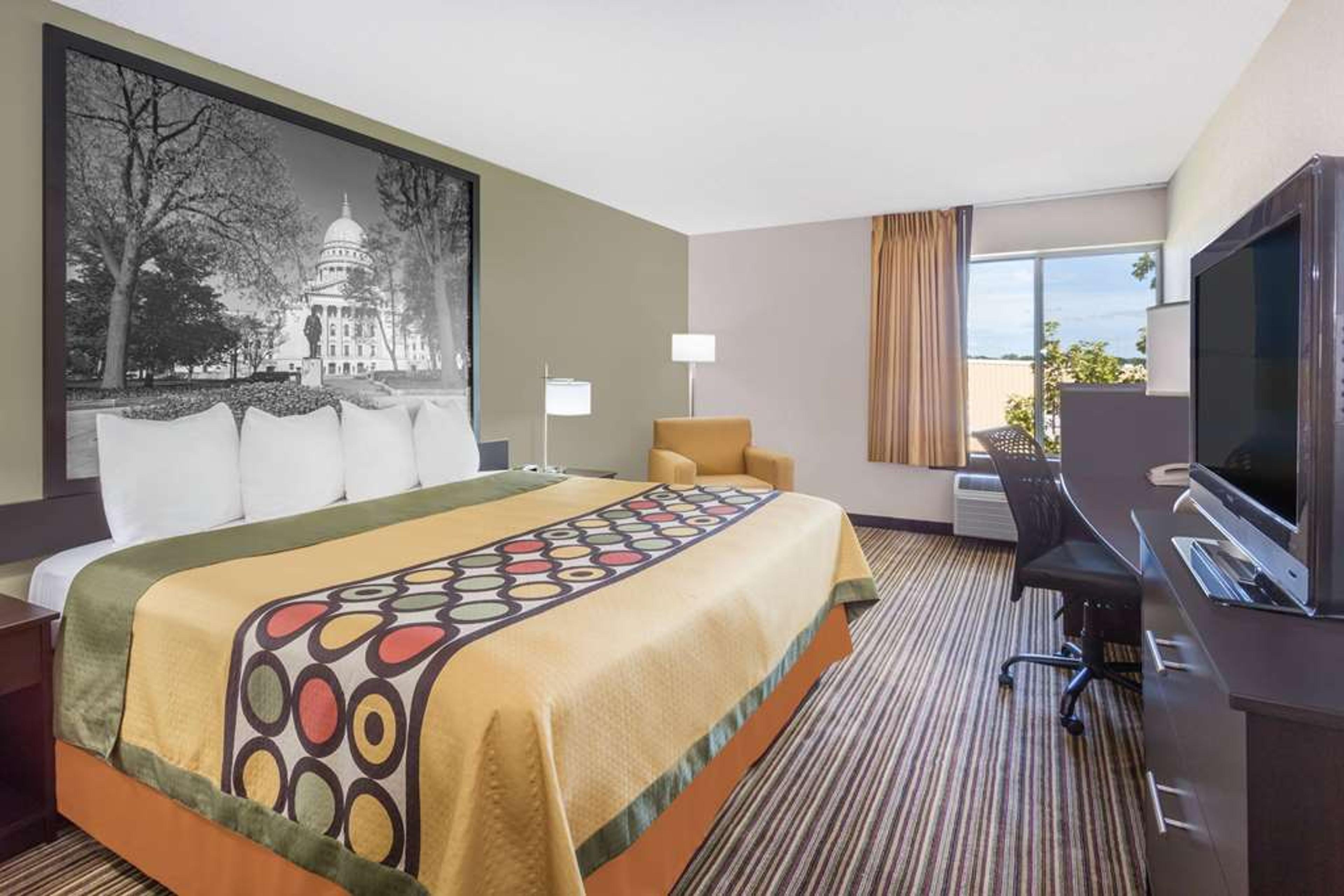 SUPER 8 BY WYNDHAM MADISON SOUTH