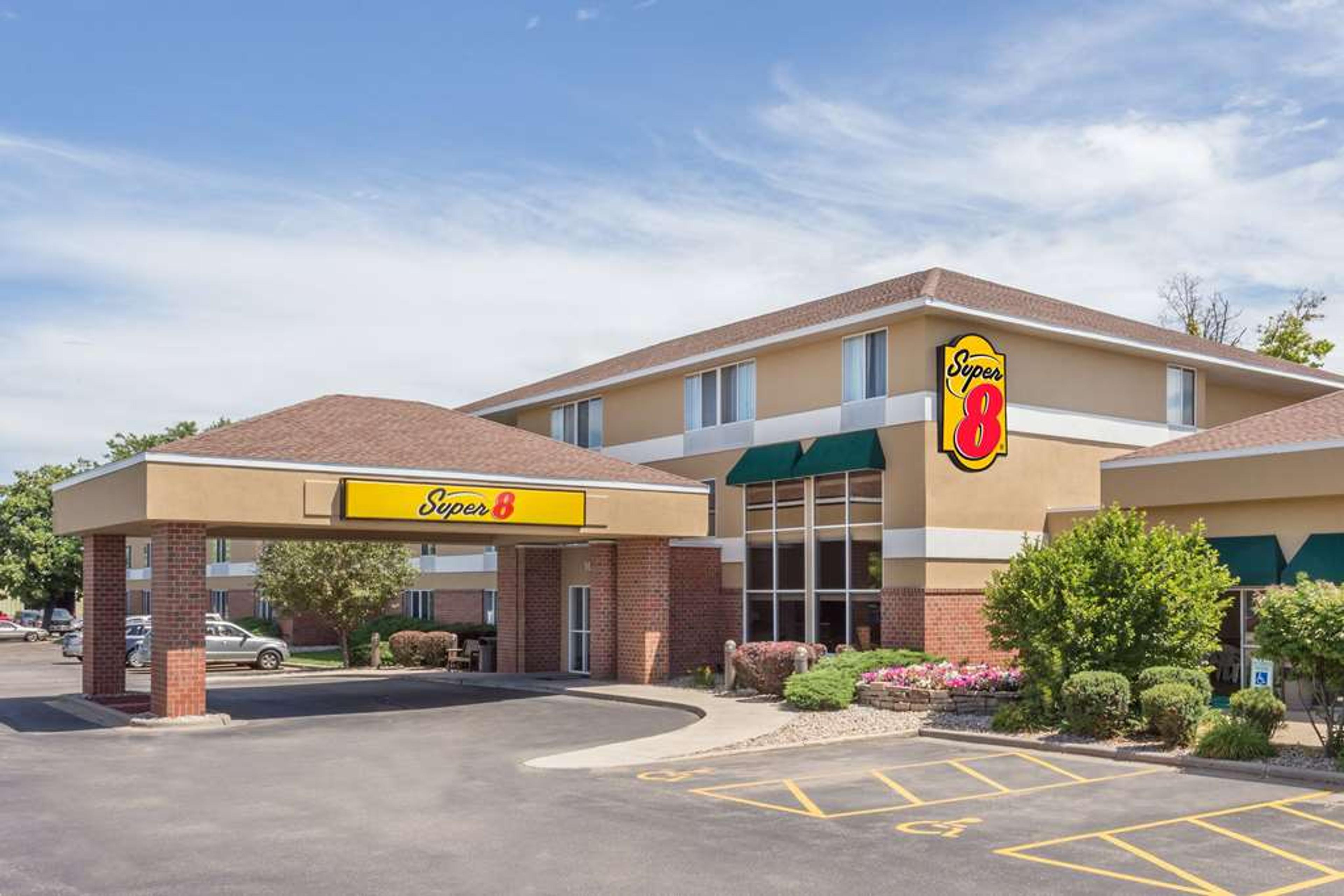 SUPER 8 BY WYNDHAM MADISON SOUTH