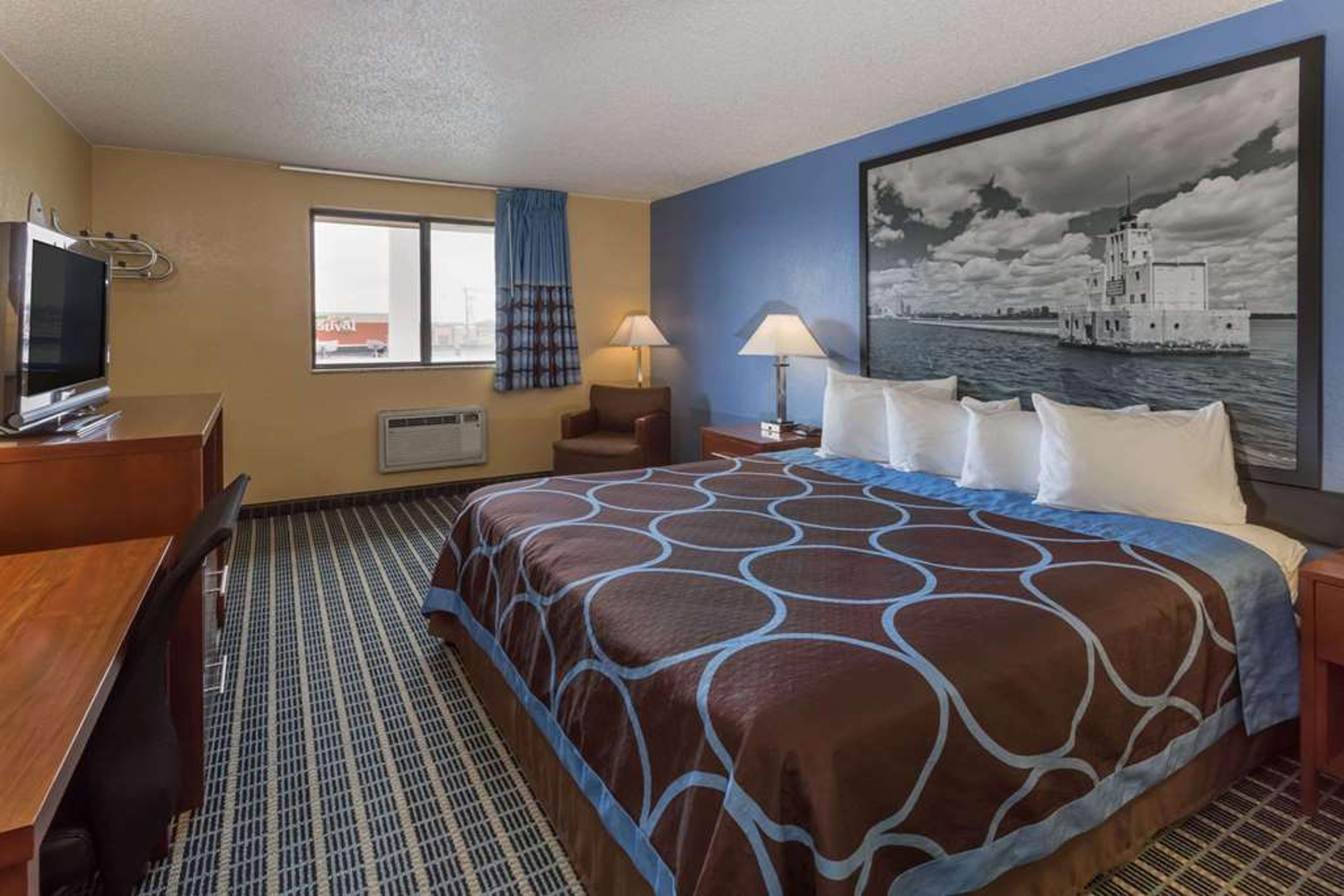 SUPER 8 BY WYNDHAM JANESVILLE