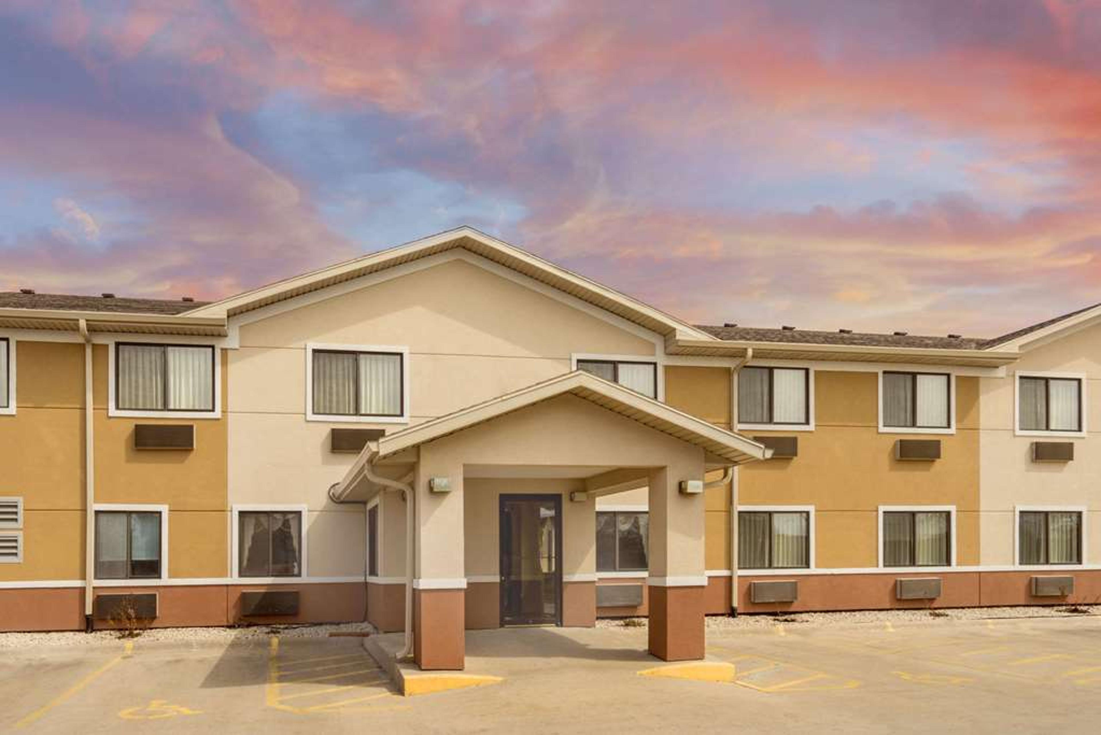 SUPER 8 BY WYNDHAM FOND DU LAC