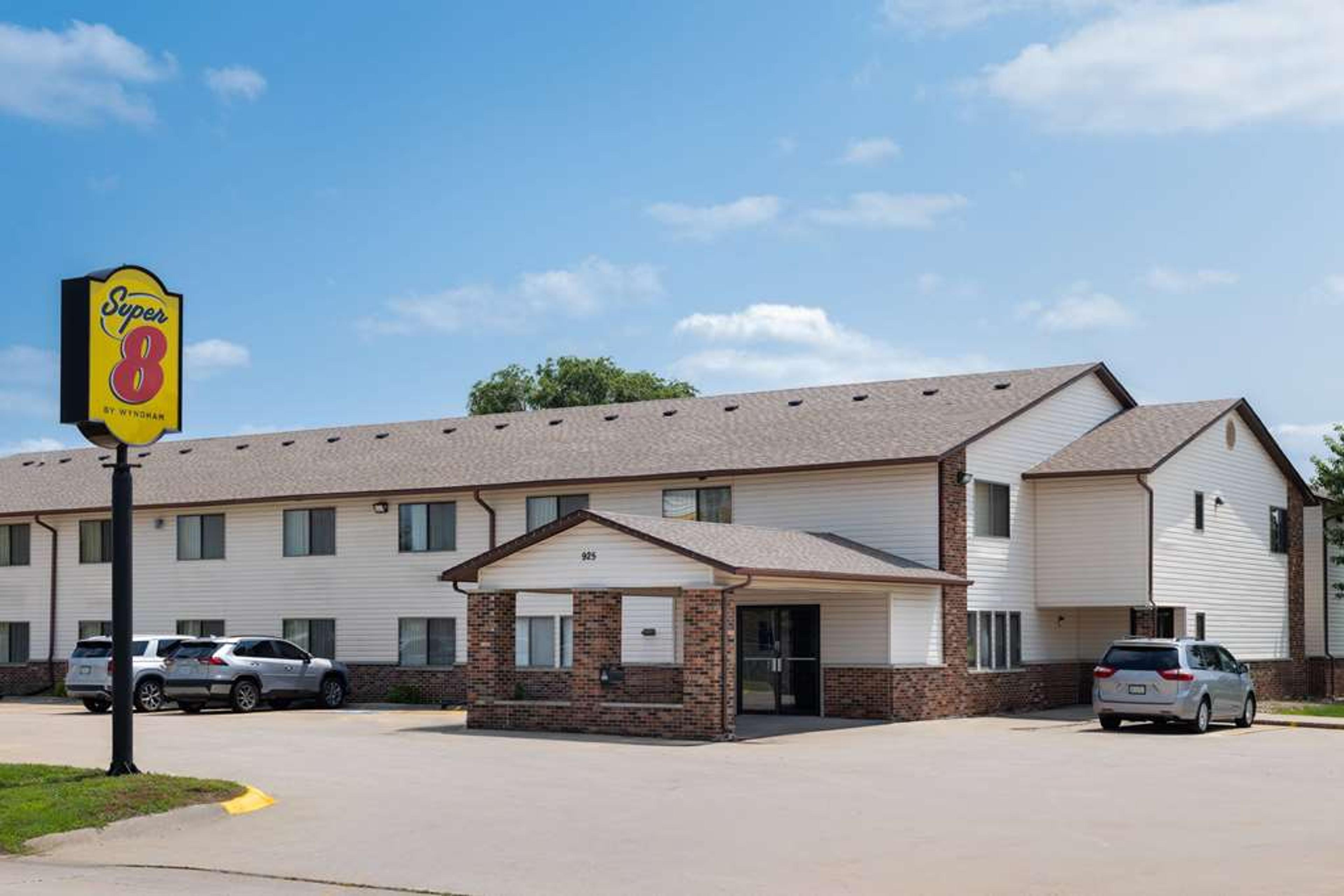 SUPER 8 BY WYNDHAM DYERSVILLE
