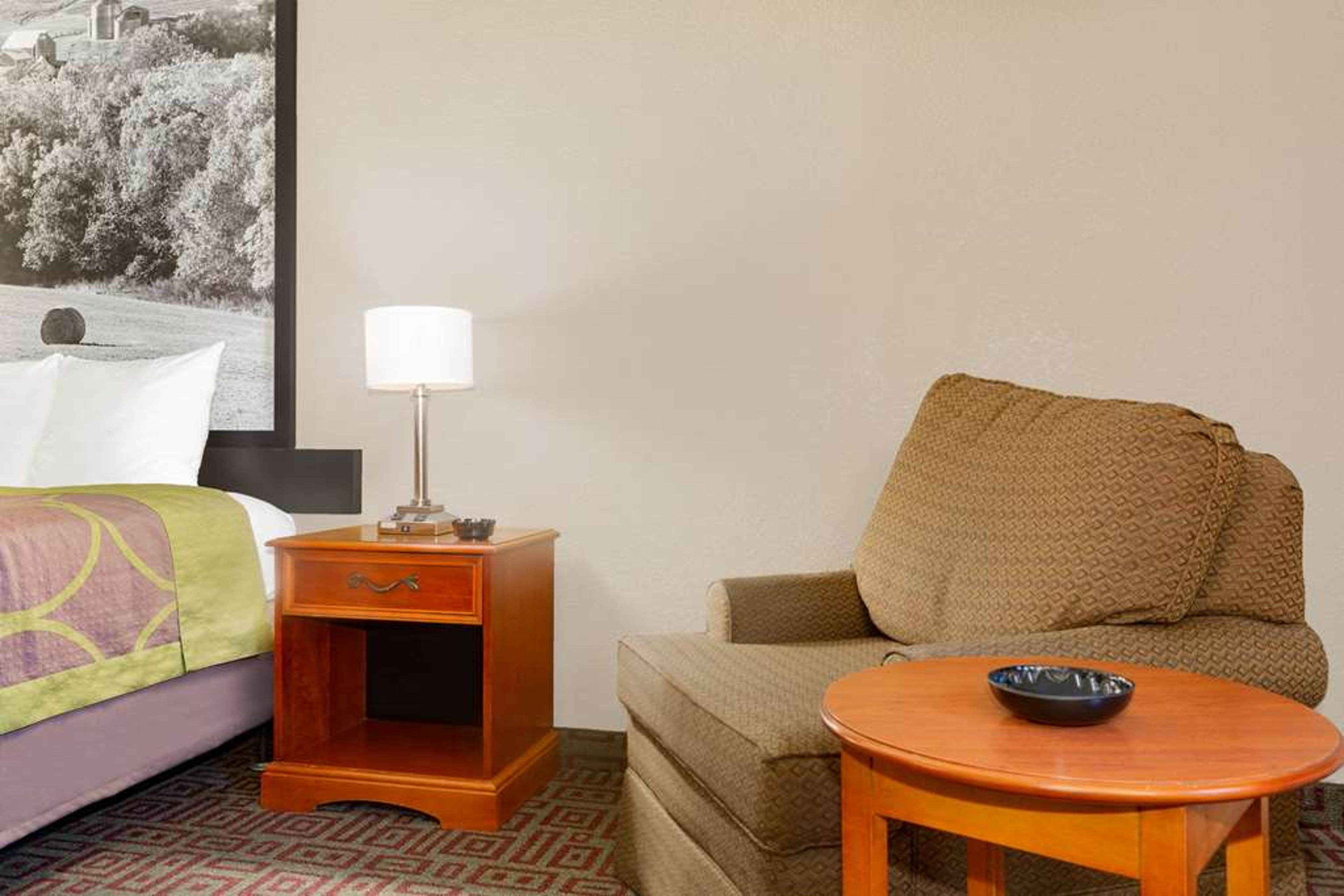 SUPER 8 BY WYNDHAM FORT MADISO