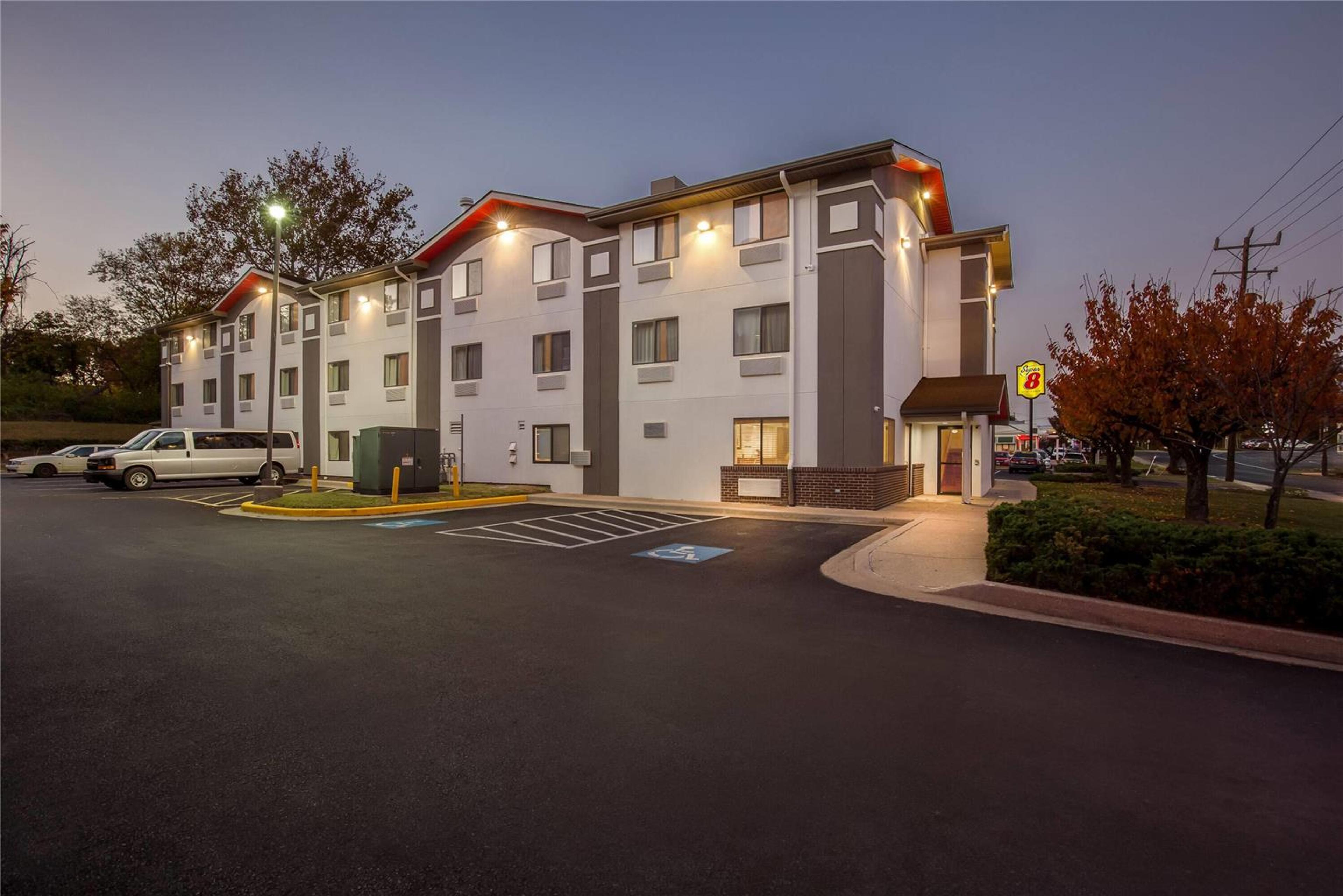 SUPER 8 COLLEGE PRK WASH DC AR