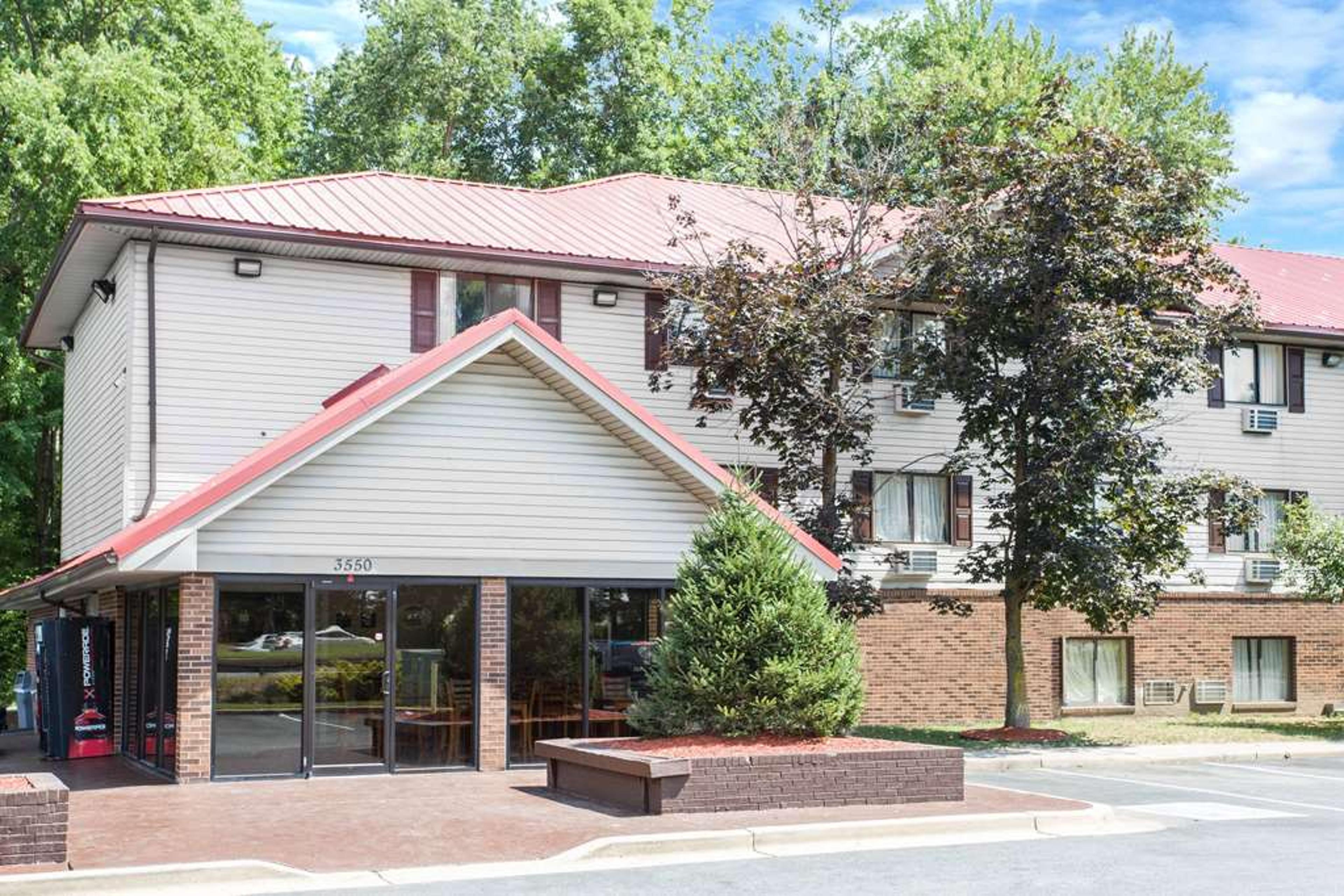SUPER 8 WALDORF MD