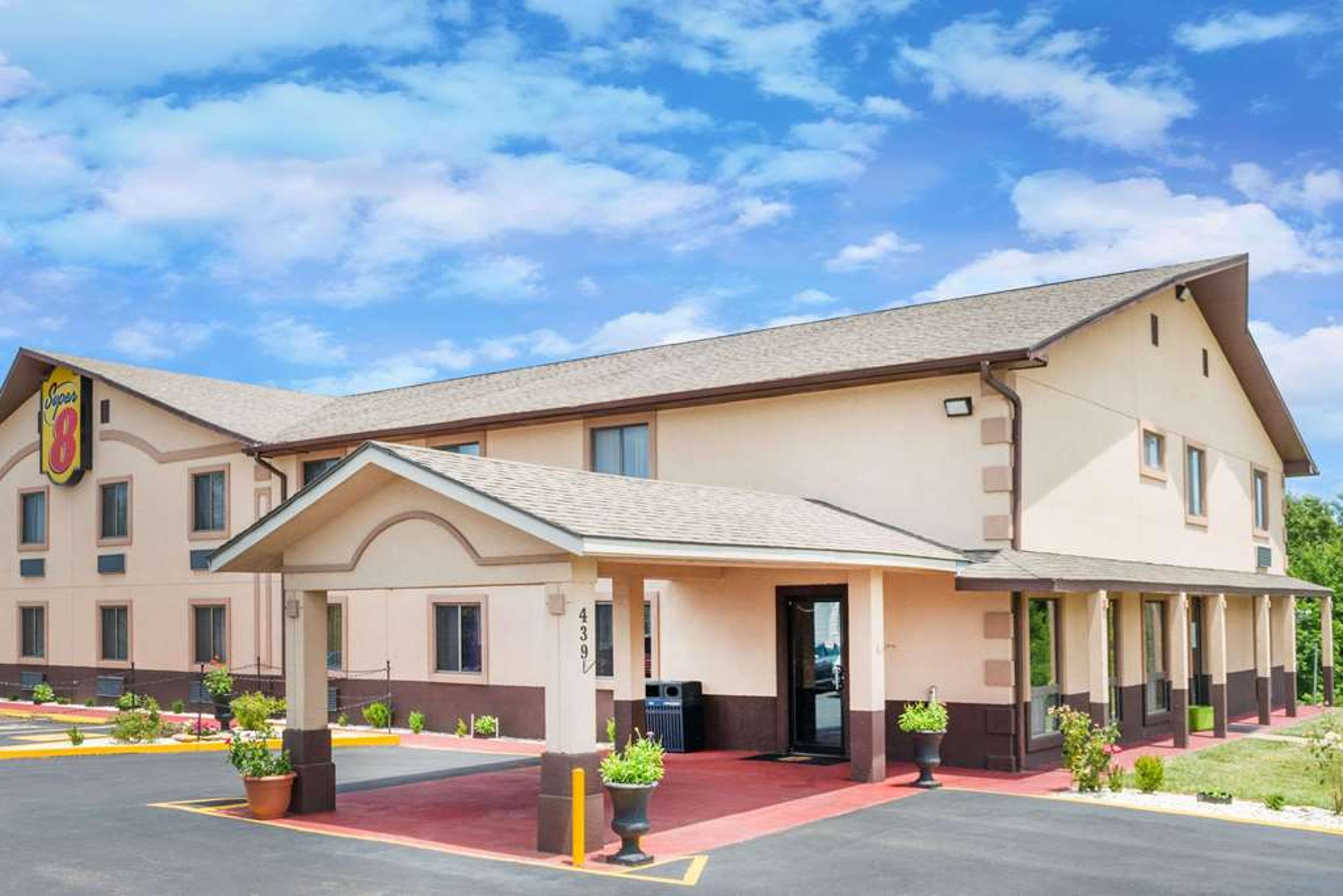 SUPER 8 BY WYNDHAM WARRENSBURG