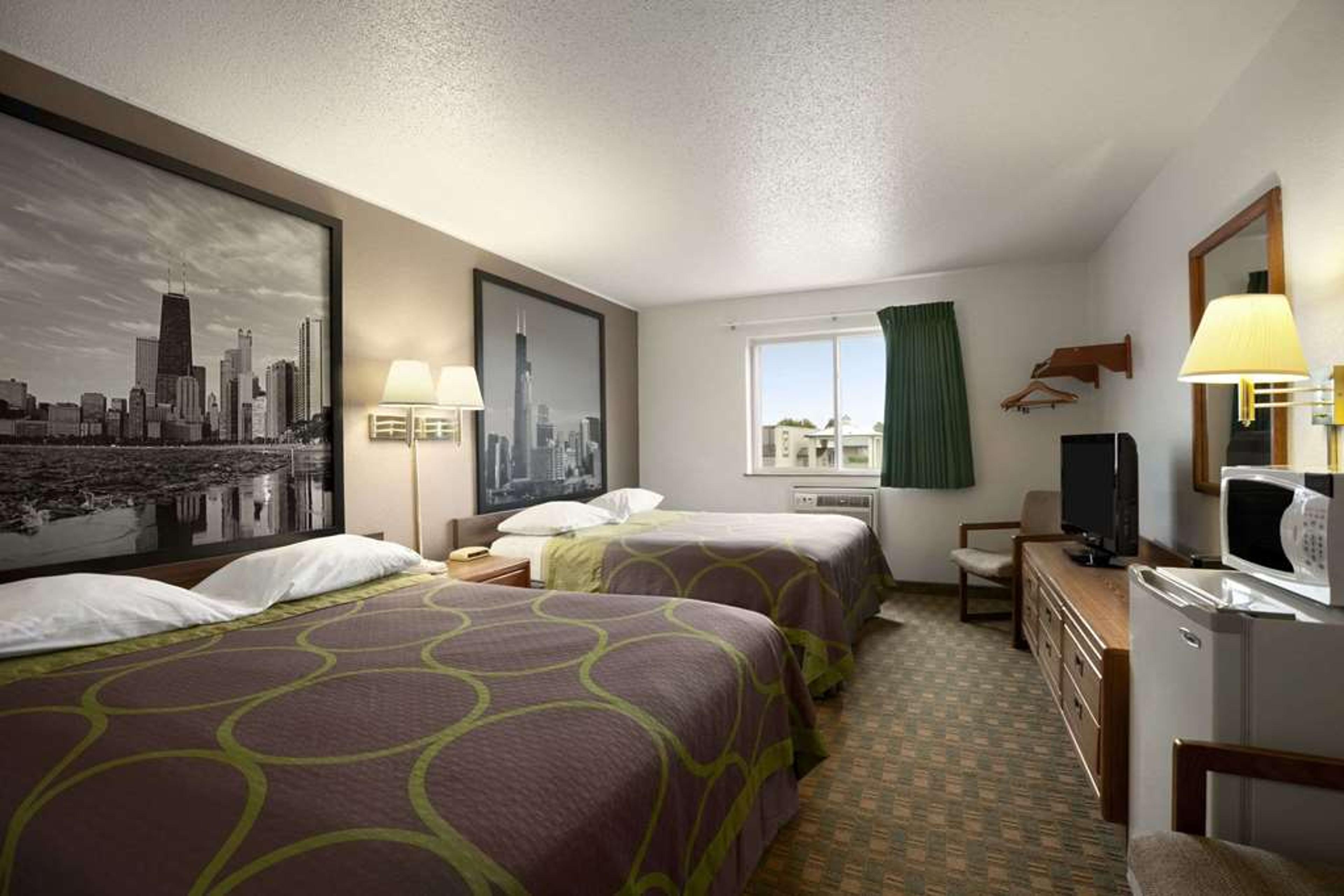 SUPER 8 BY WYNDHAM PERU STARVED ROC