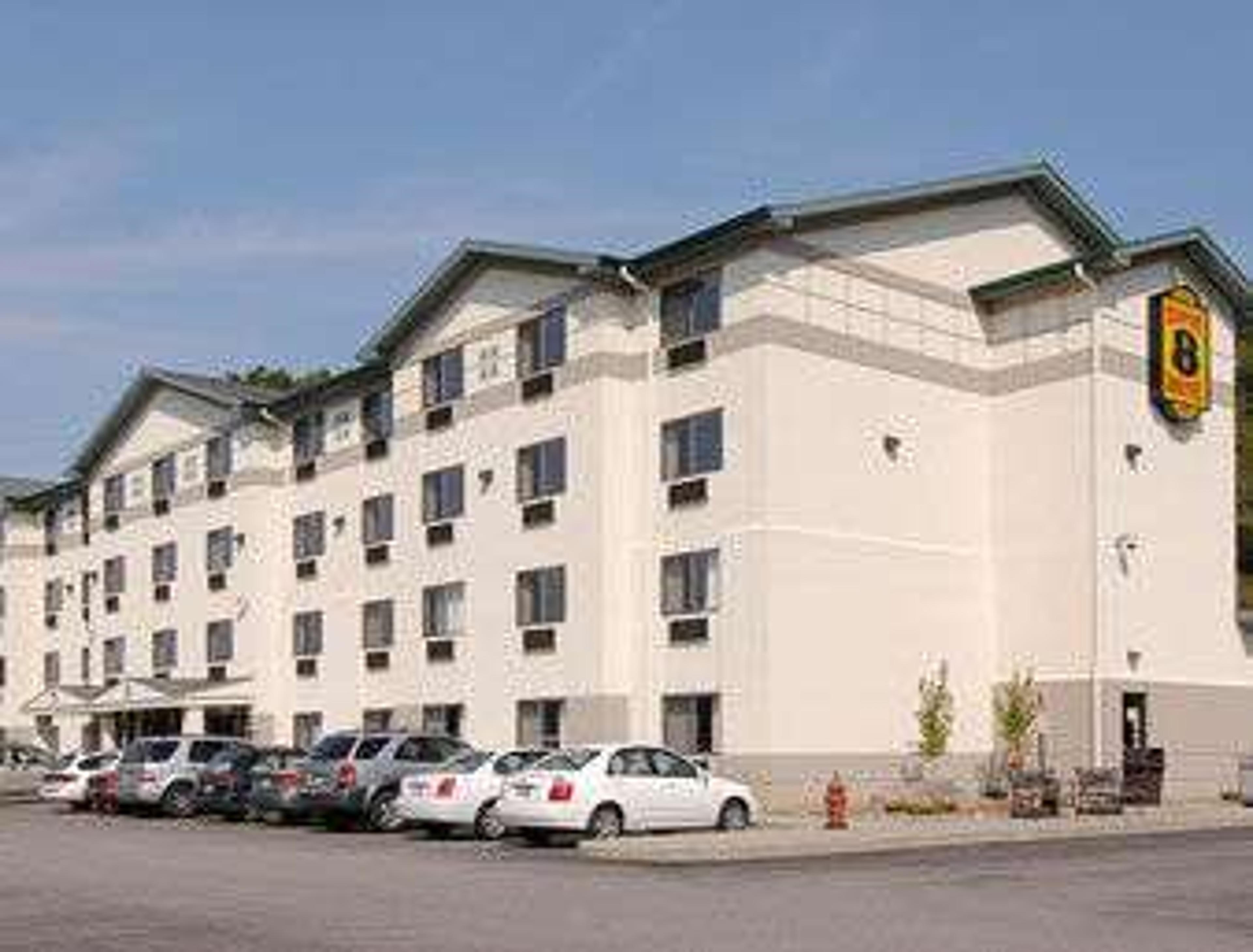 SUPER 8 BY WYNDHAM MANCHESTER AIRPO