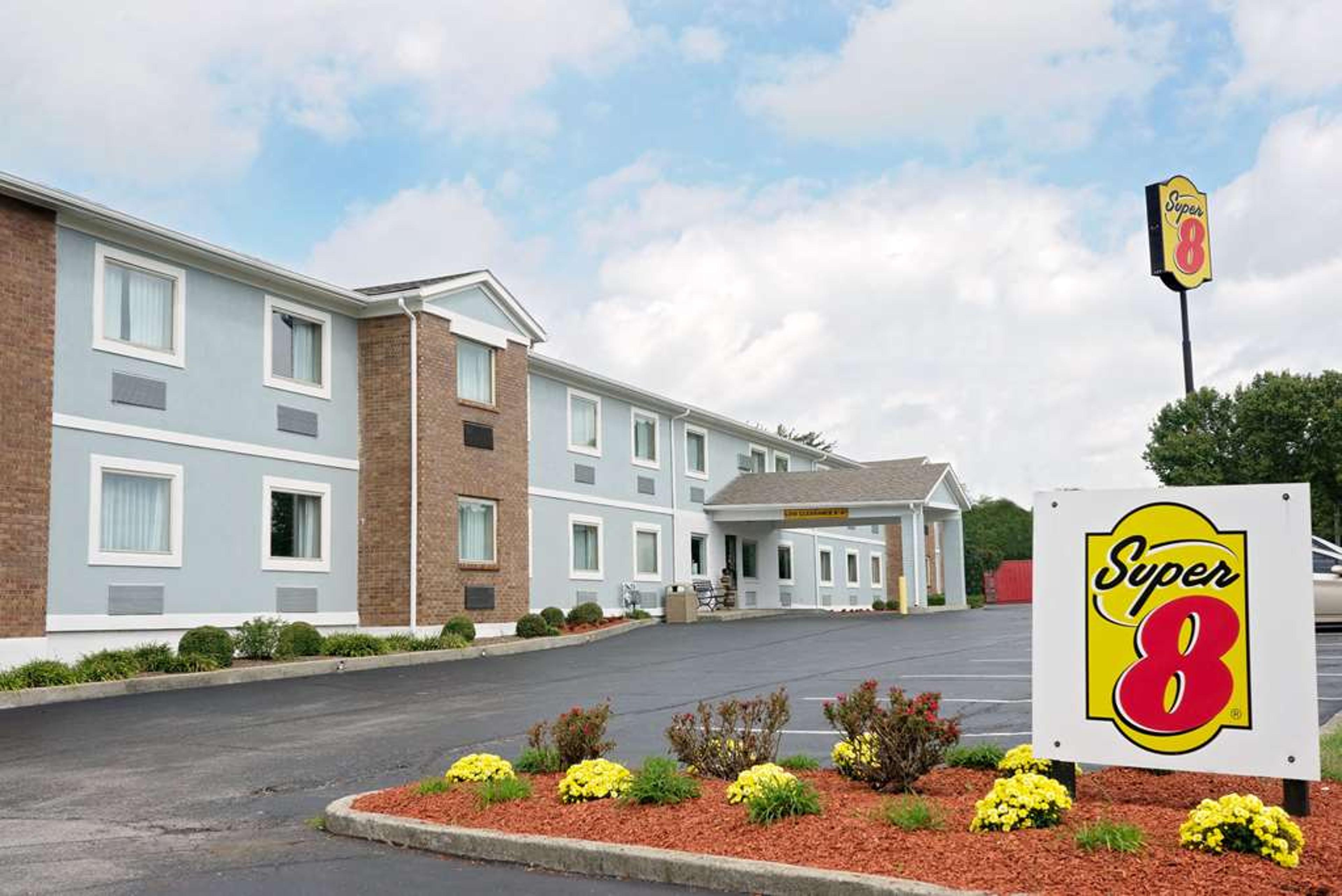 SUPER 8 BY WYNDHAM LEXINGTON WINCHE