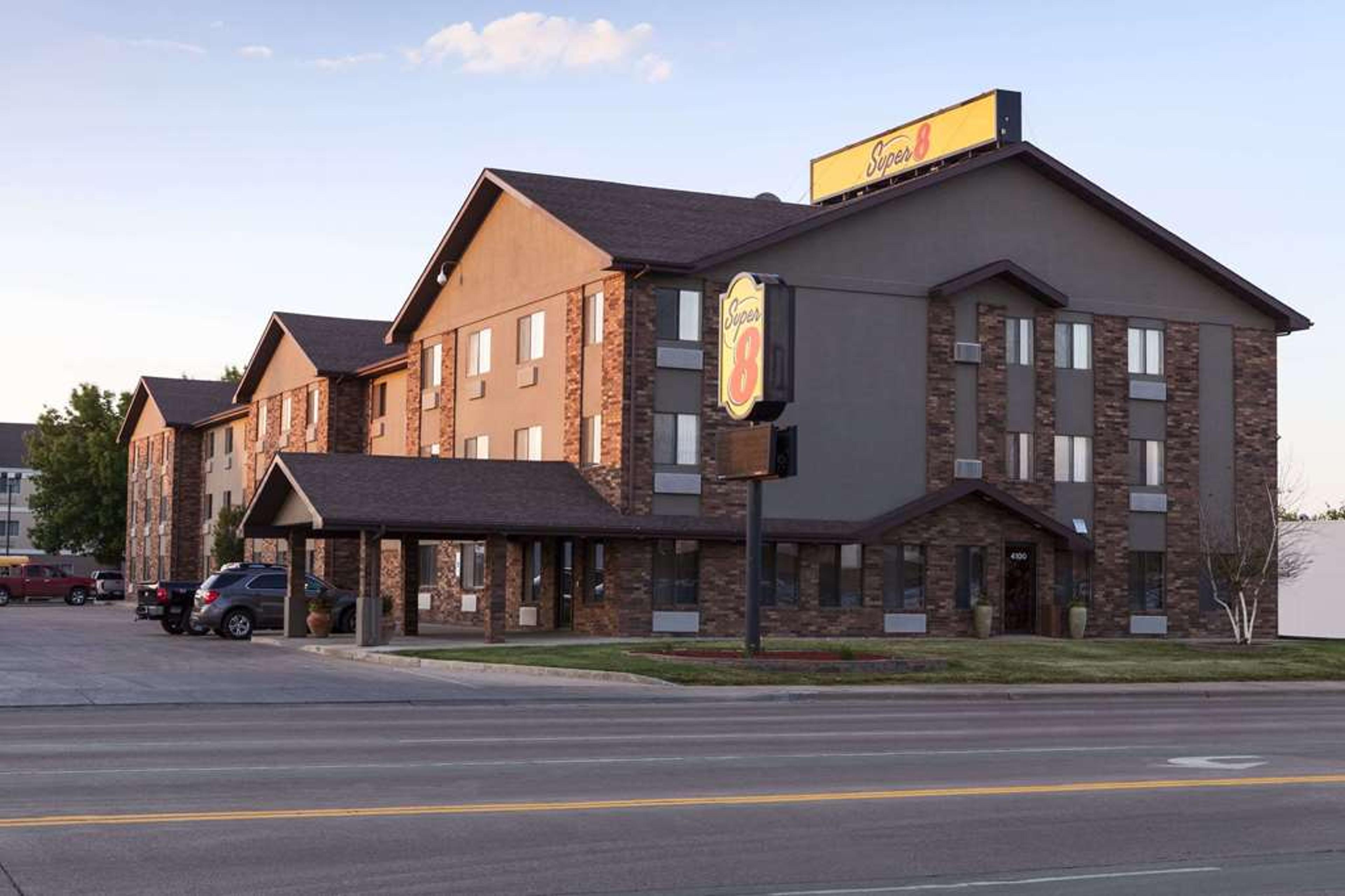 SUPER 8 BY WYNDHAM SIOUX FALLS/41ST
