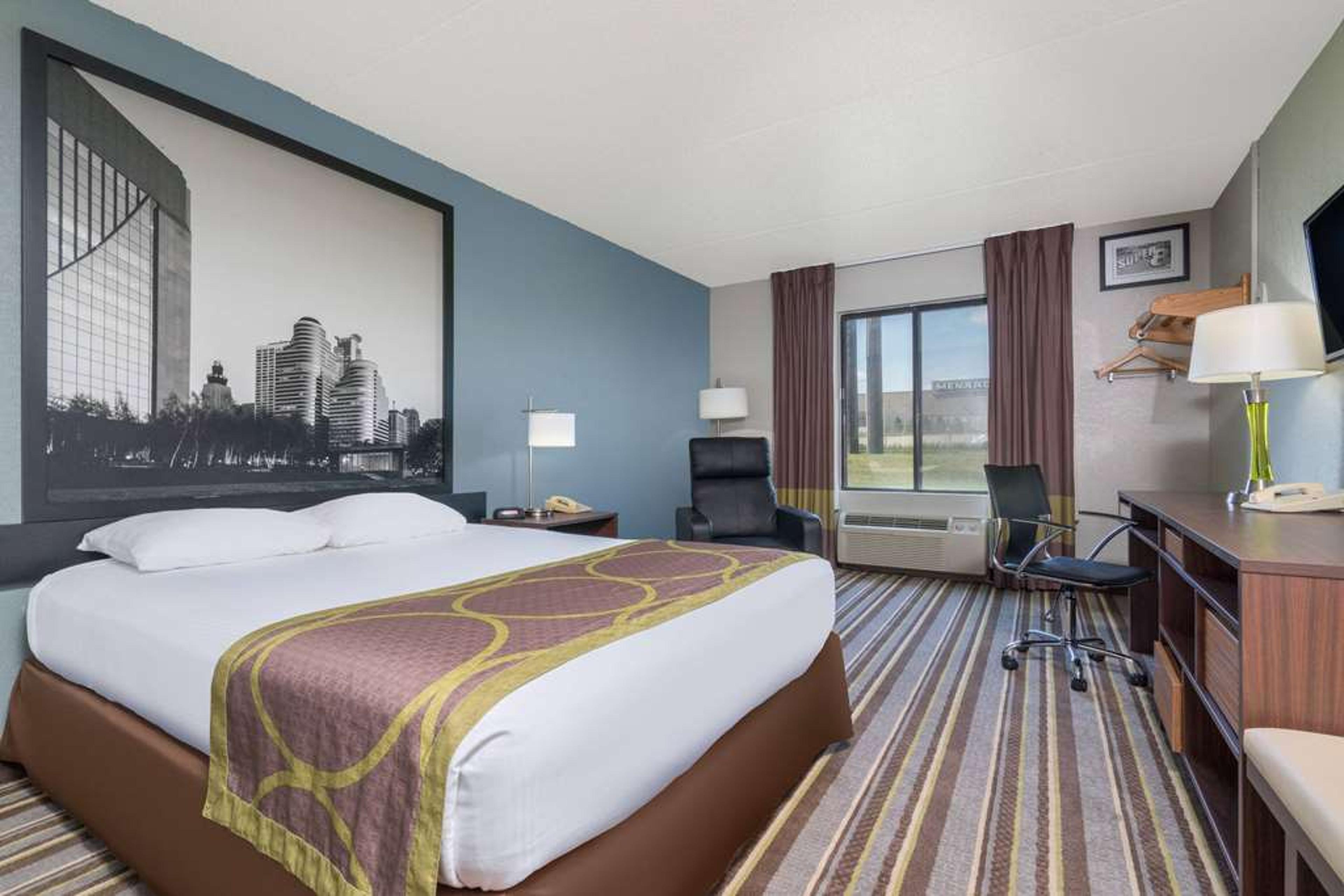SUPER 8 BY WYNDHAM BLOOMINGTON/AIRP