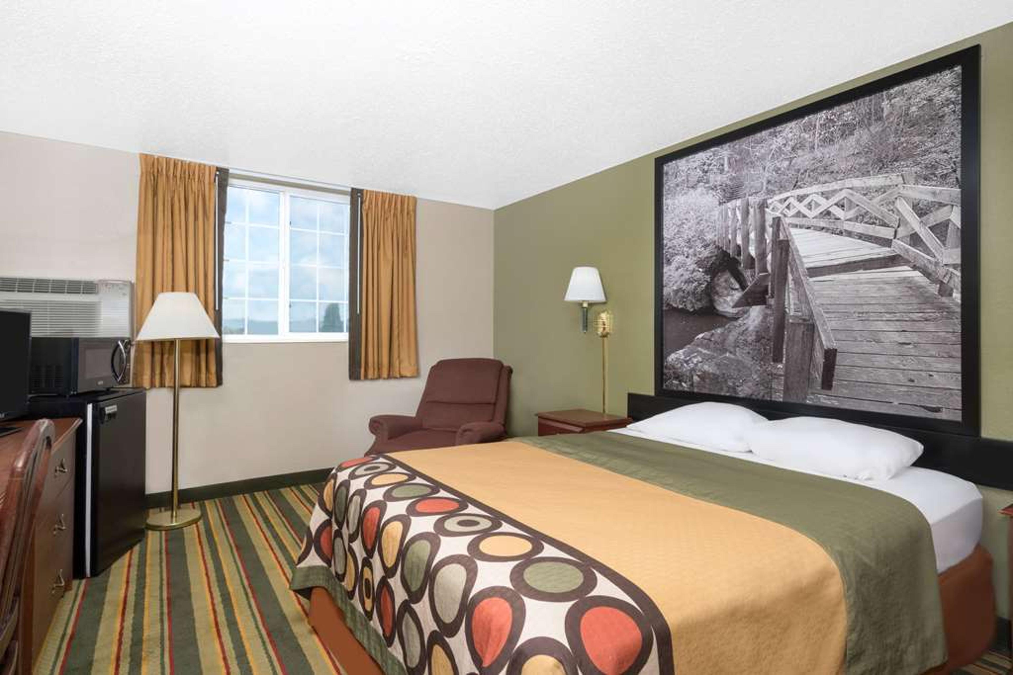 SUPER 8 BY WYNDHAM WINONA MN