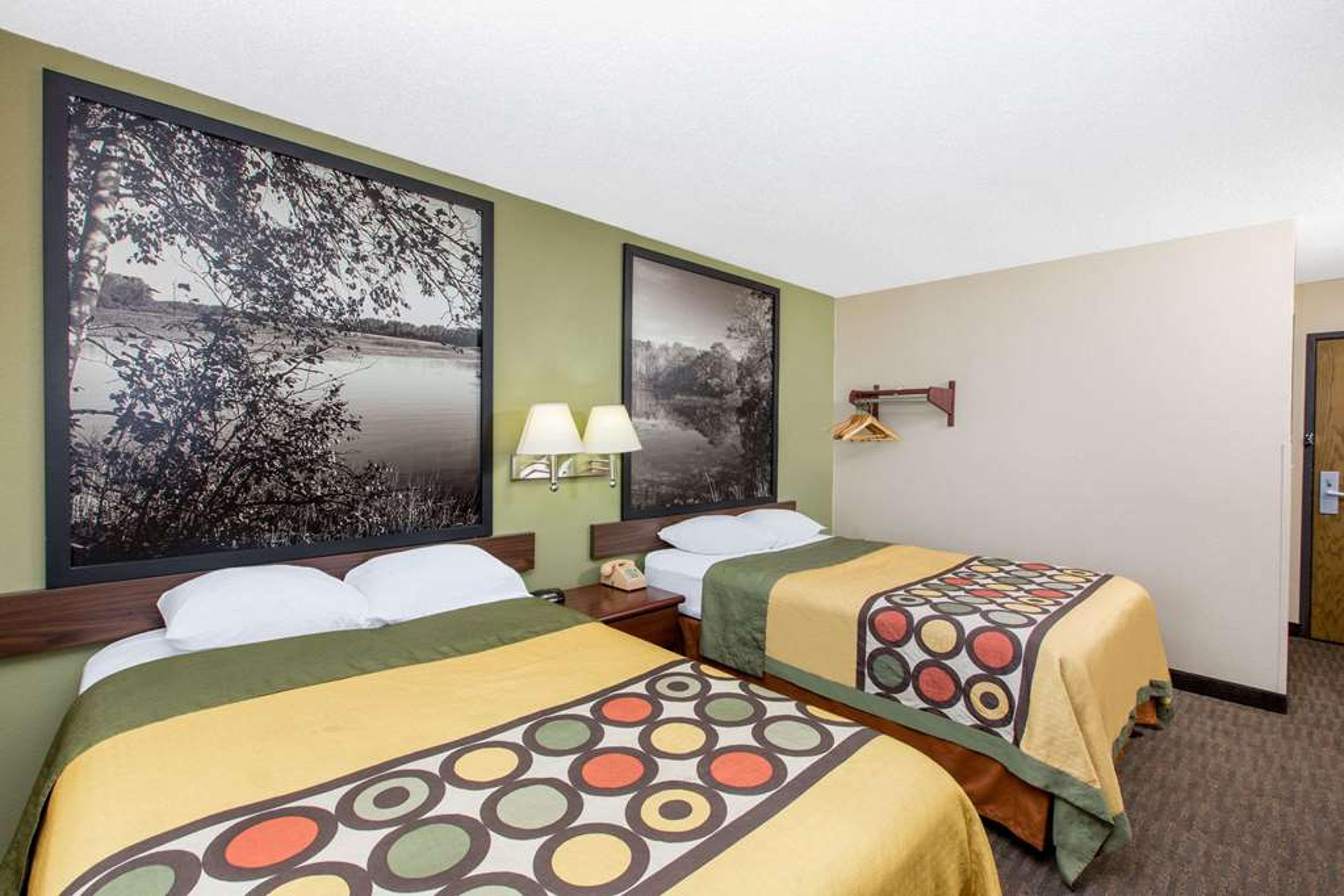SUPER 8 BY WYNDHAM FAIRMONT