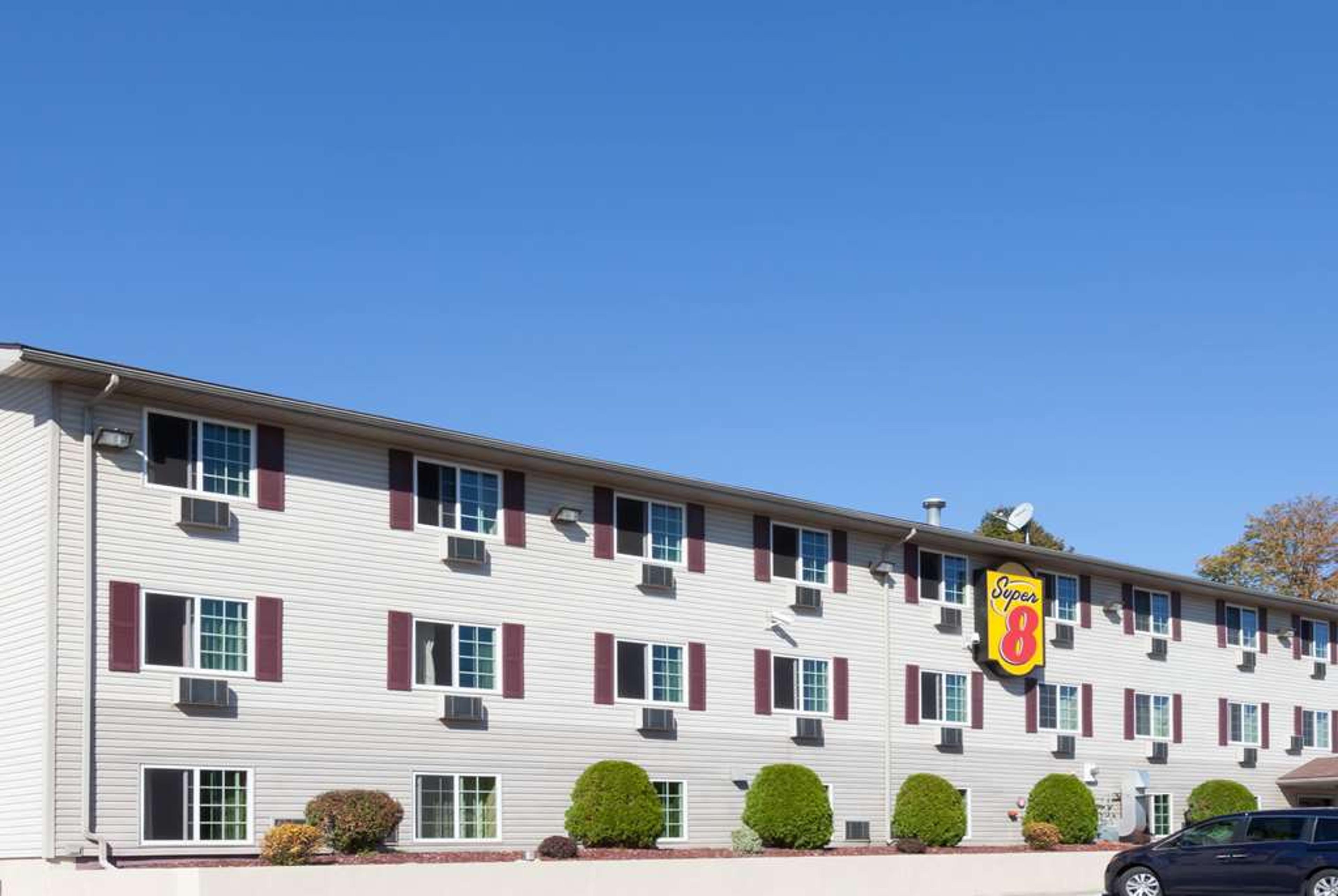 SUPER 8 BY WYNDHAM JOHNSTOWN/GLOVER